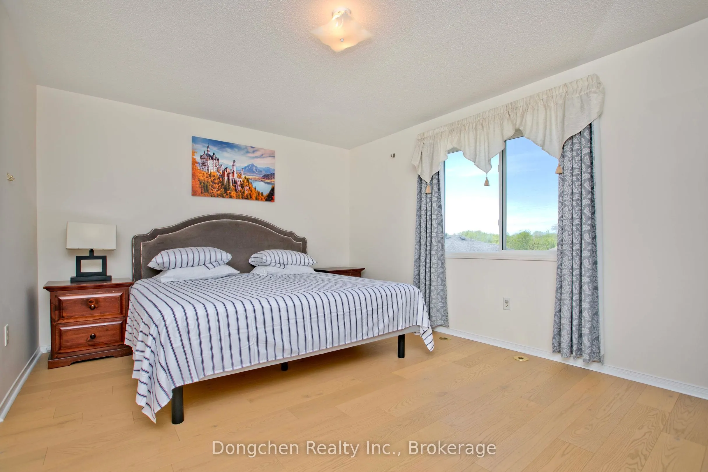 1532 hummingbird Court