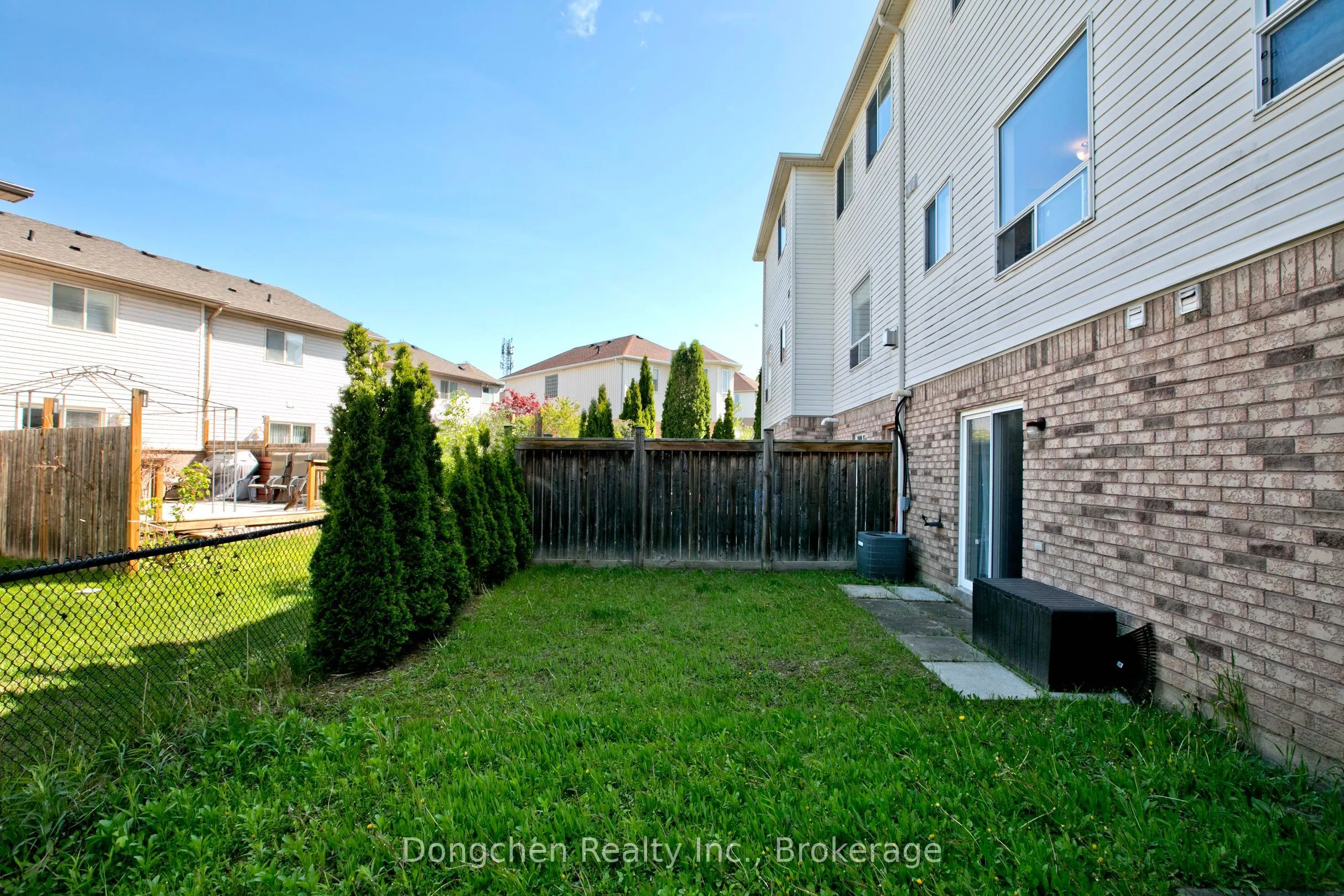 1532 hummingbird Court
