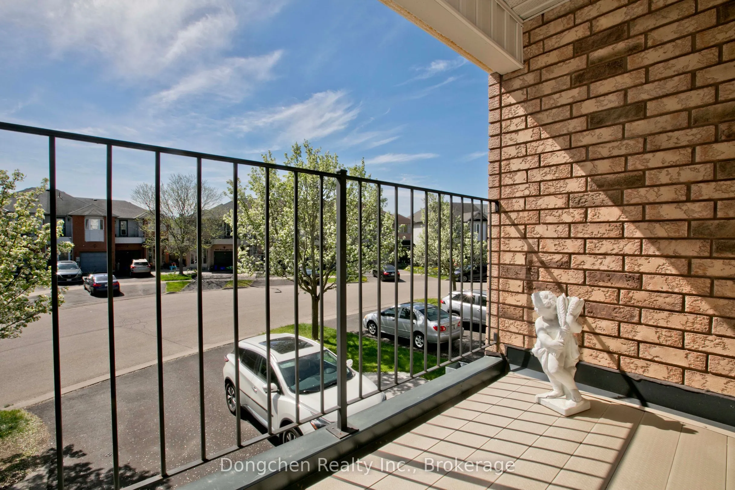 1532 hummingbird Court