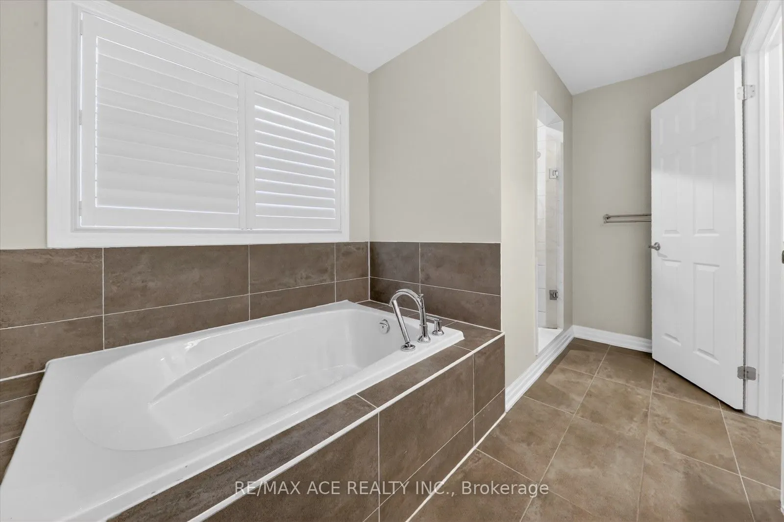 218 Flood Avenue