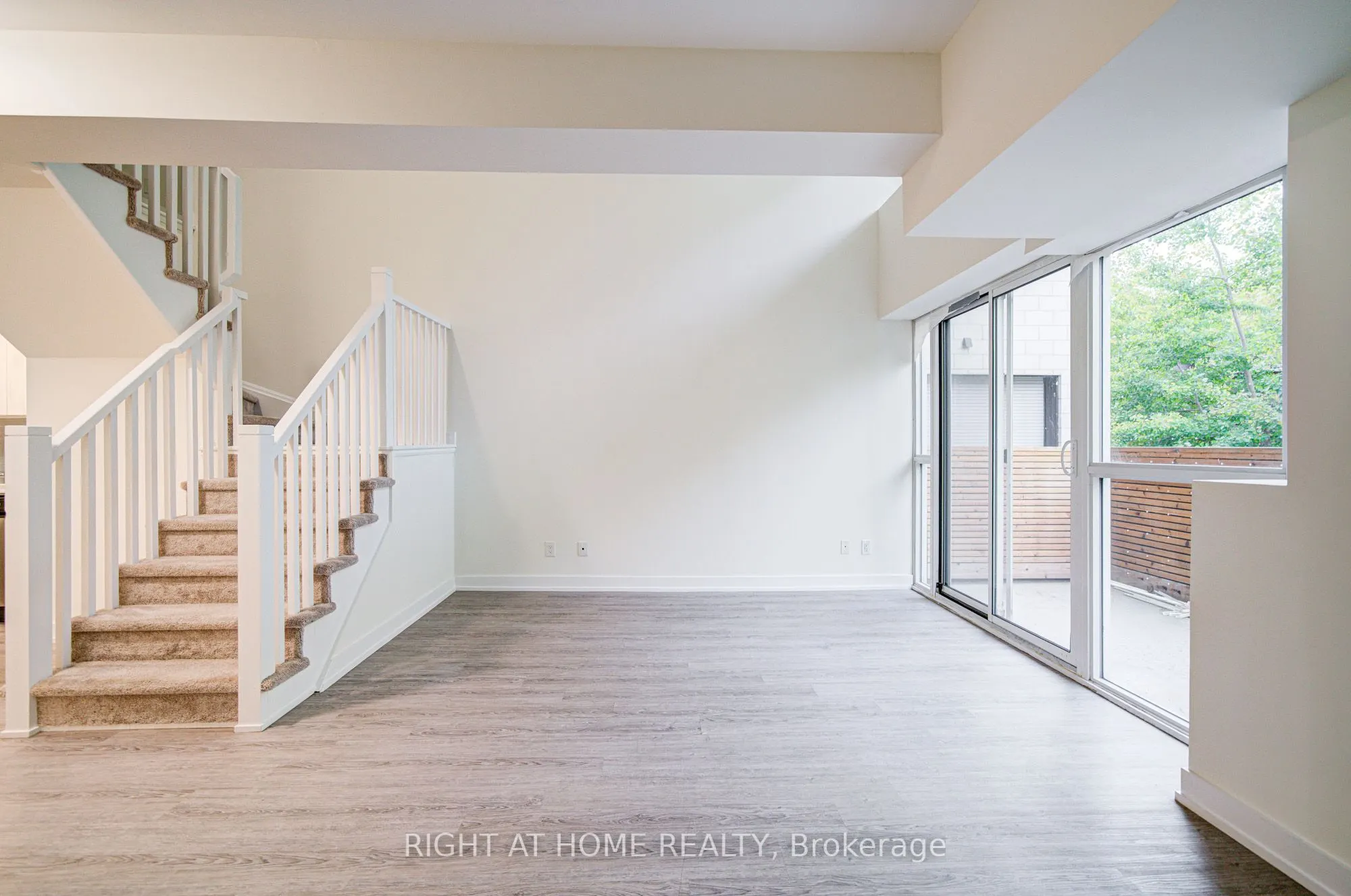 1350 Kingston Road #Th03