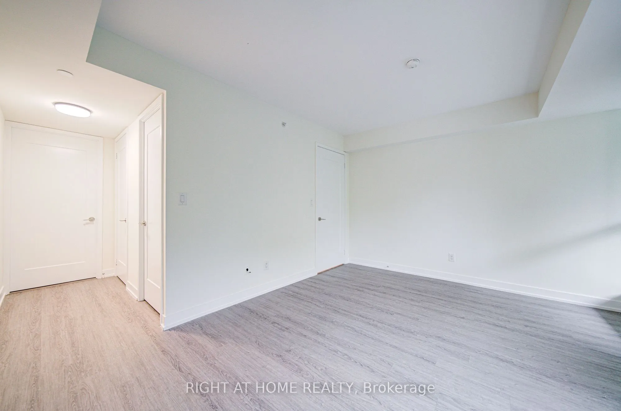 1350 Kingston Road #Th03