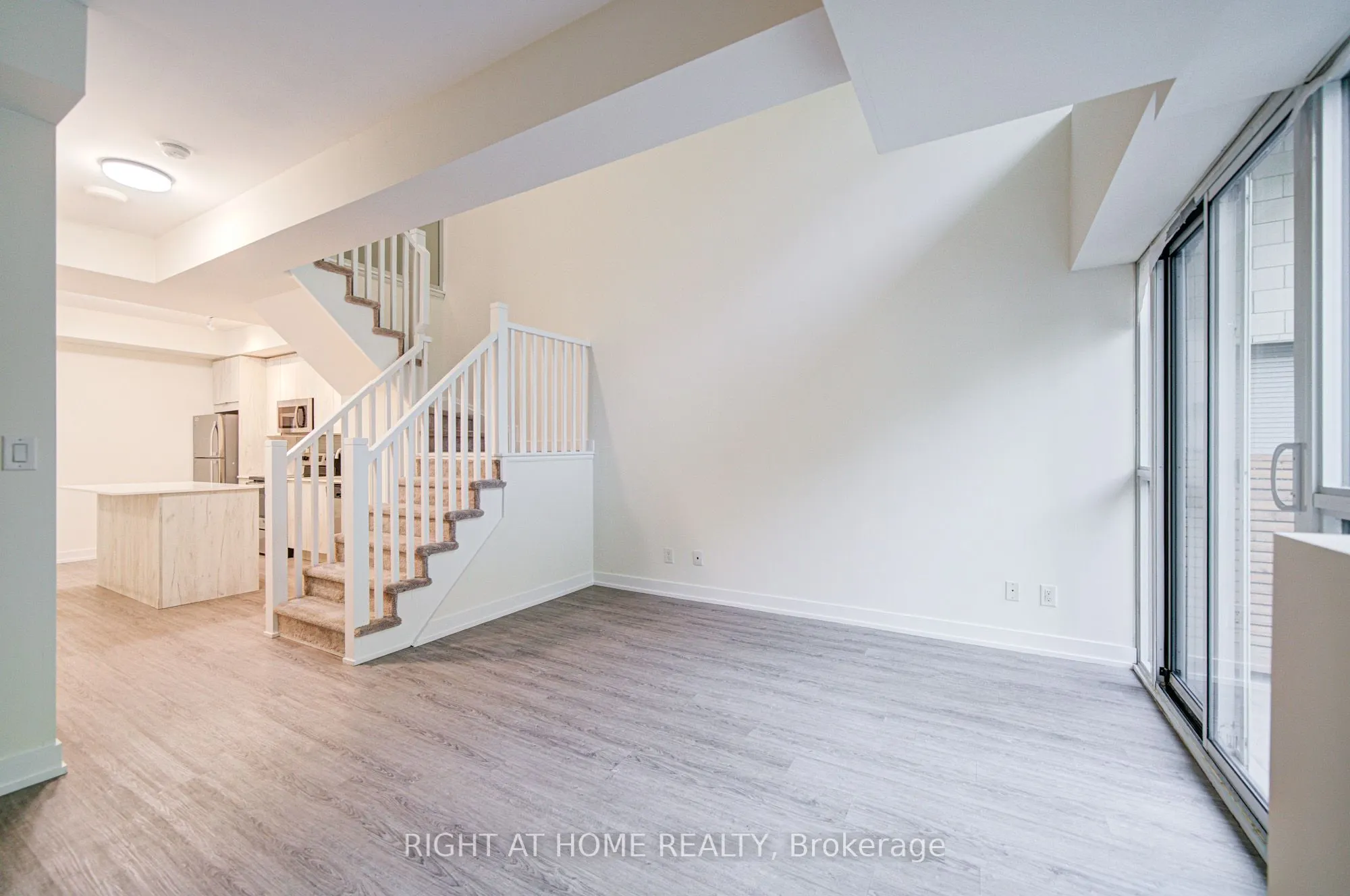 1350 Kingston Road #Th03