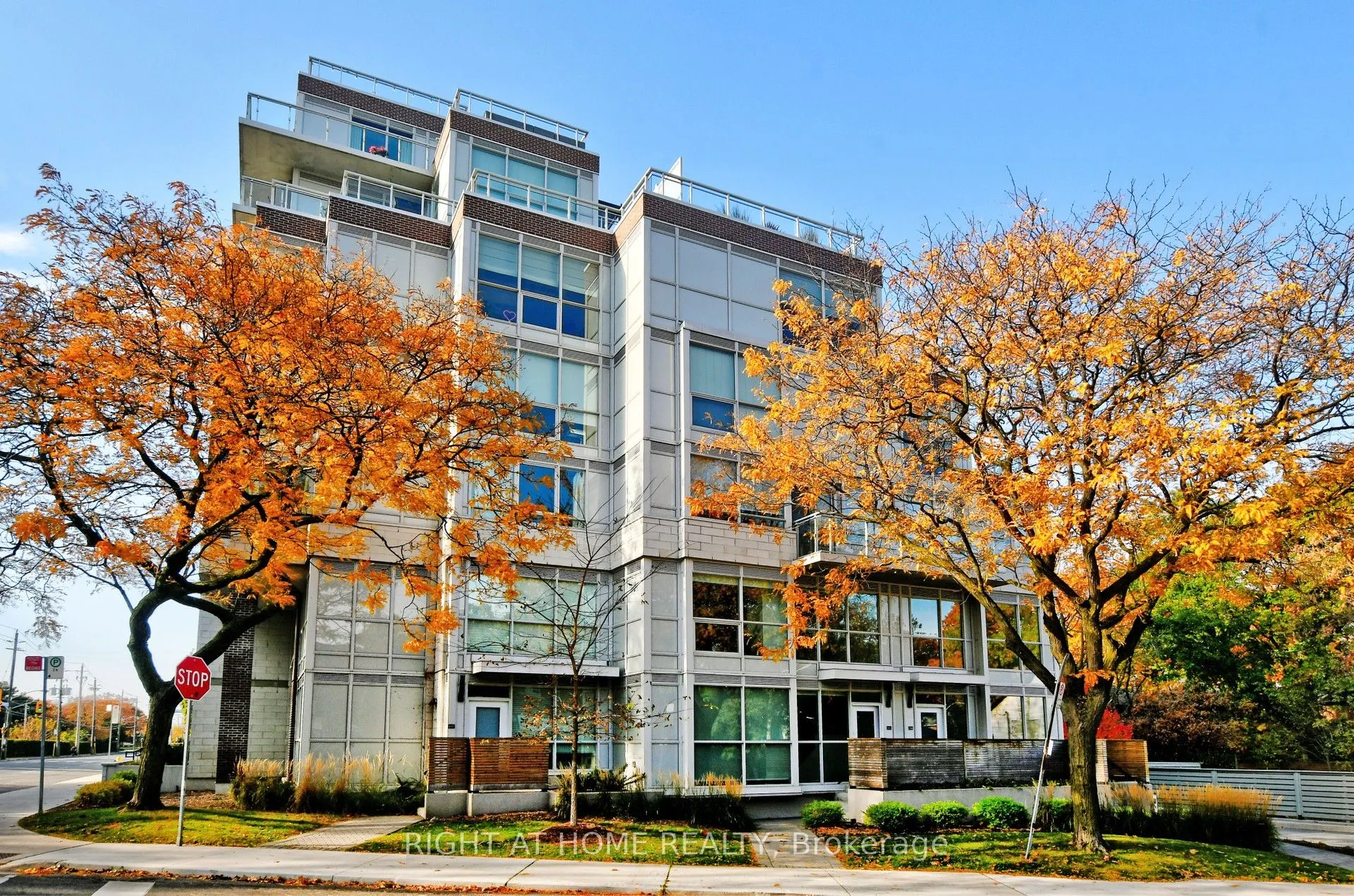 1350 Kingston Road #Th03