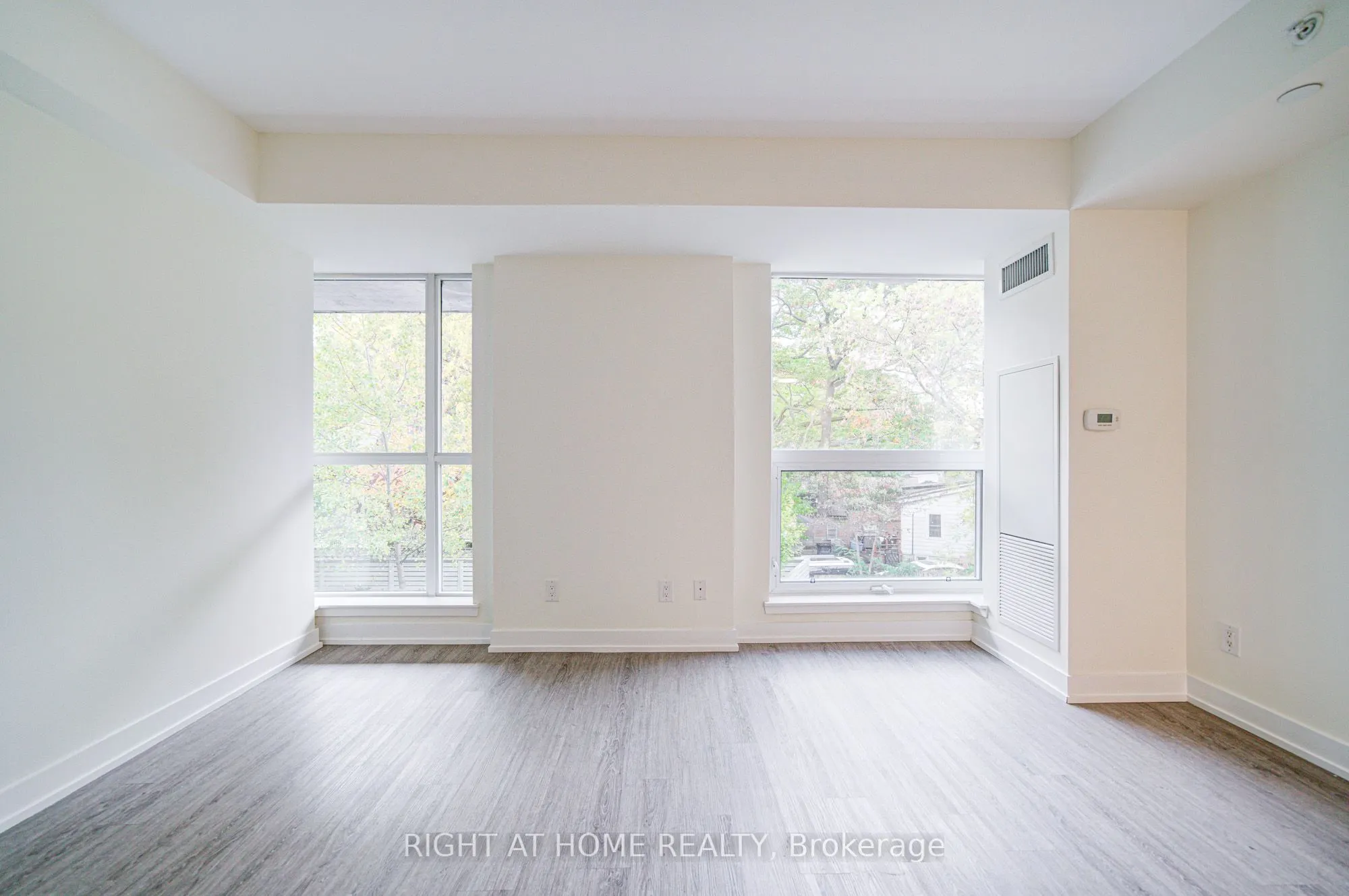 1350 Kingston Road #Th03