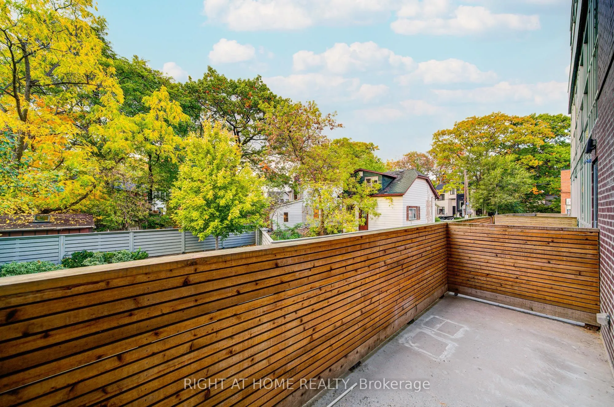 1350 Kingston Road #Th03