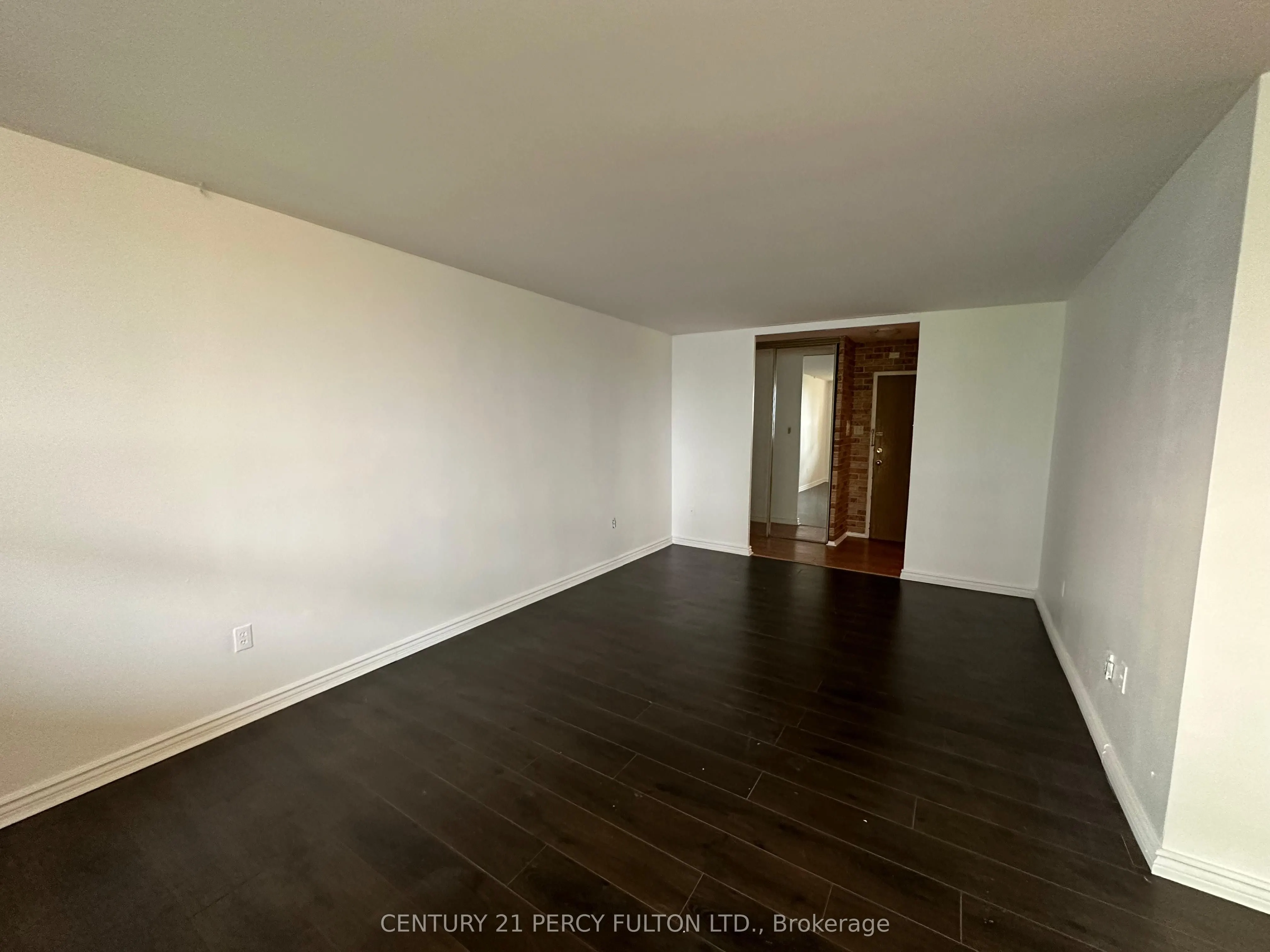 3420 Eglinton Avenue E #404