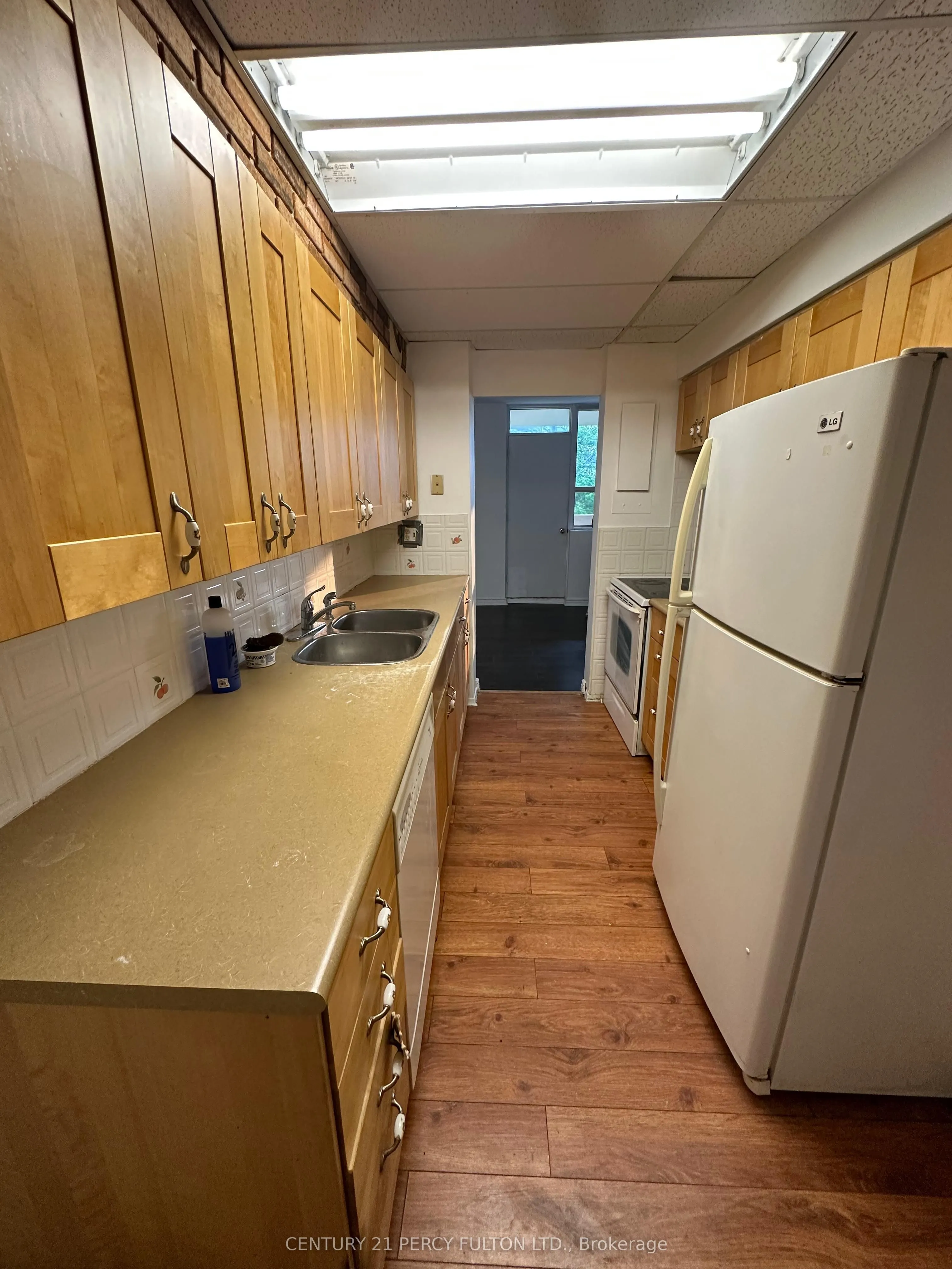 3420 Eglinton Avenue E #404