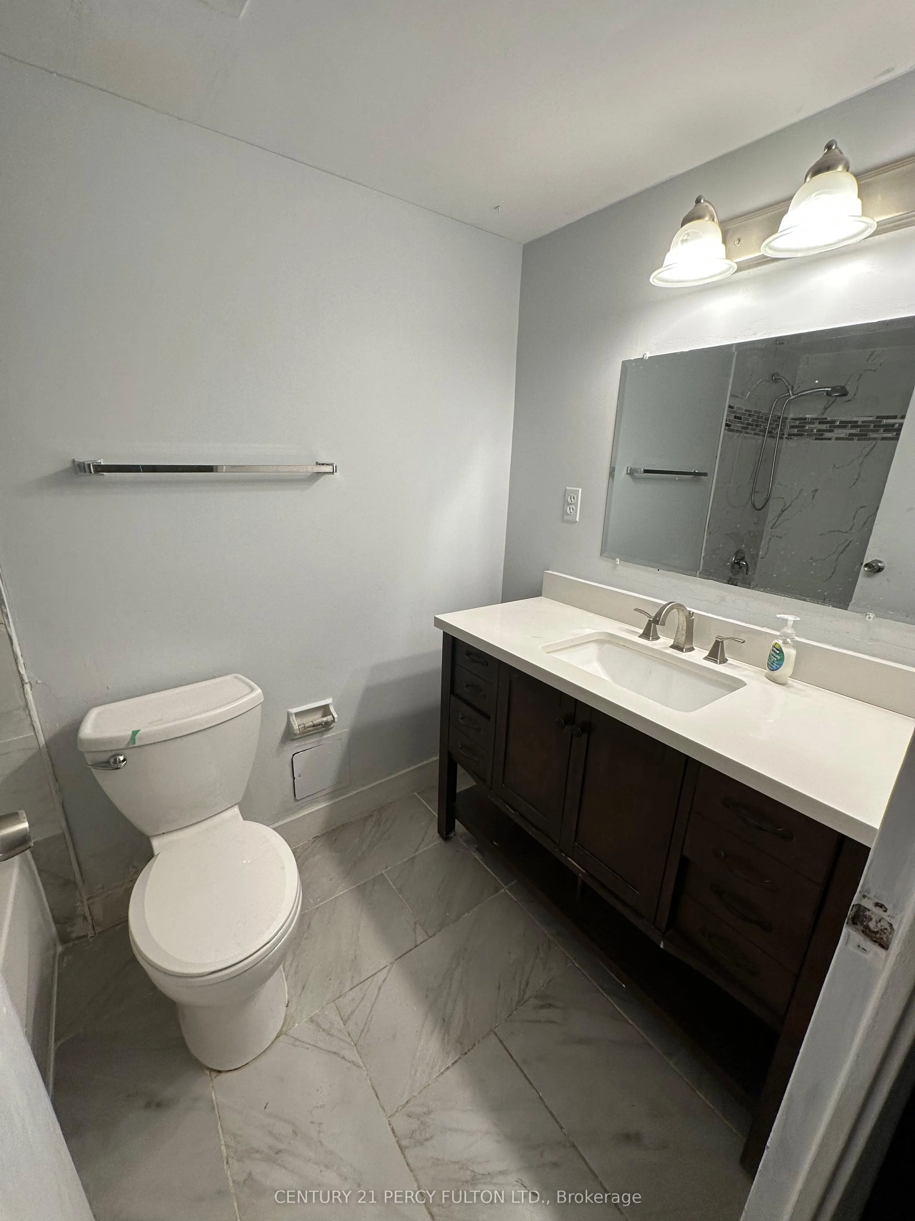 3420 Eglinton Avenue E #404