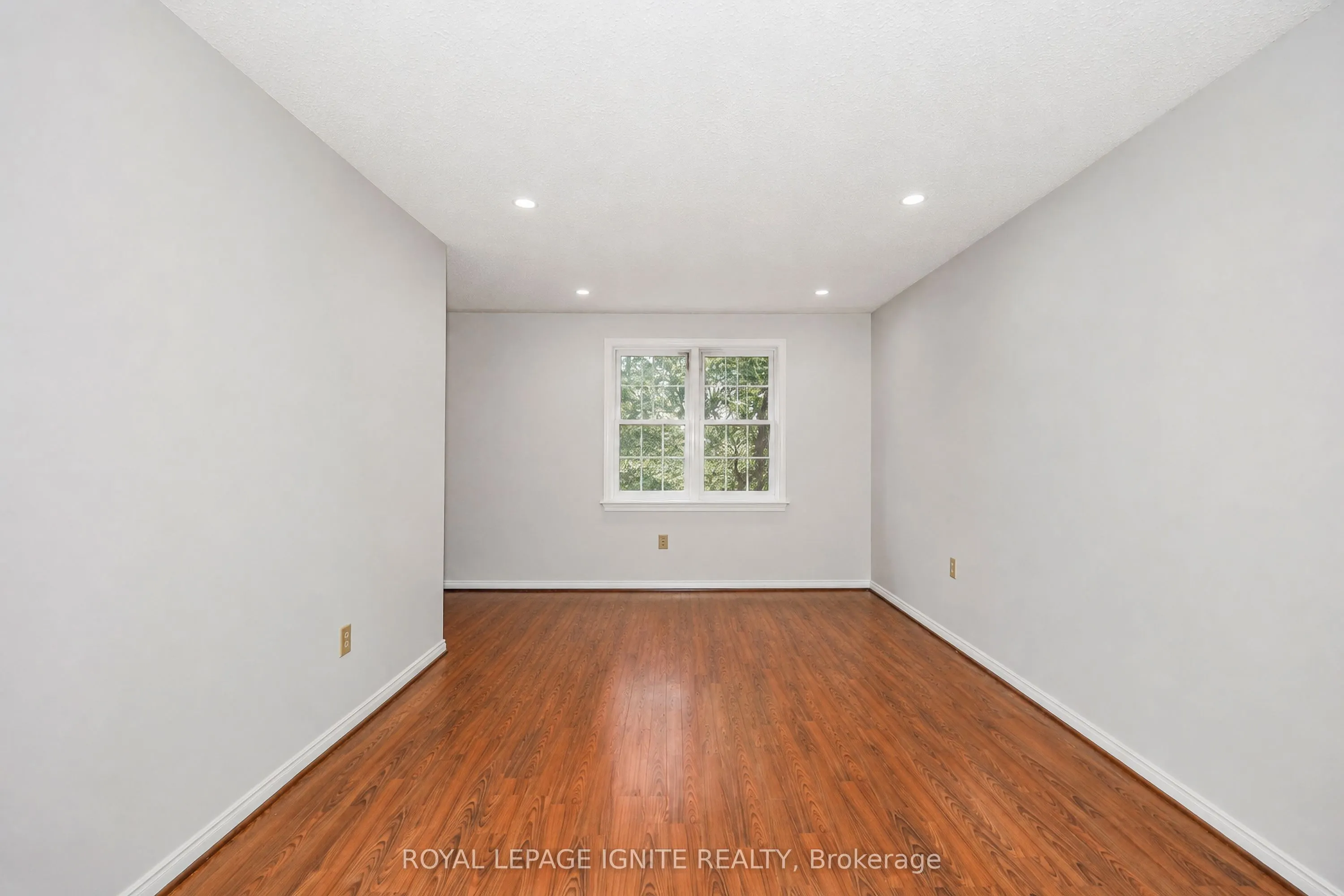 21 Halfmoon Square