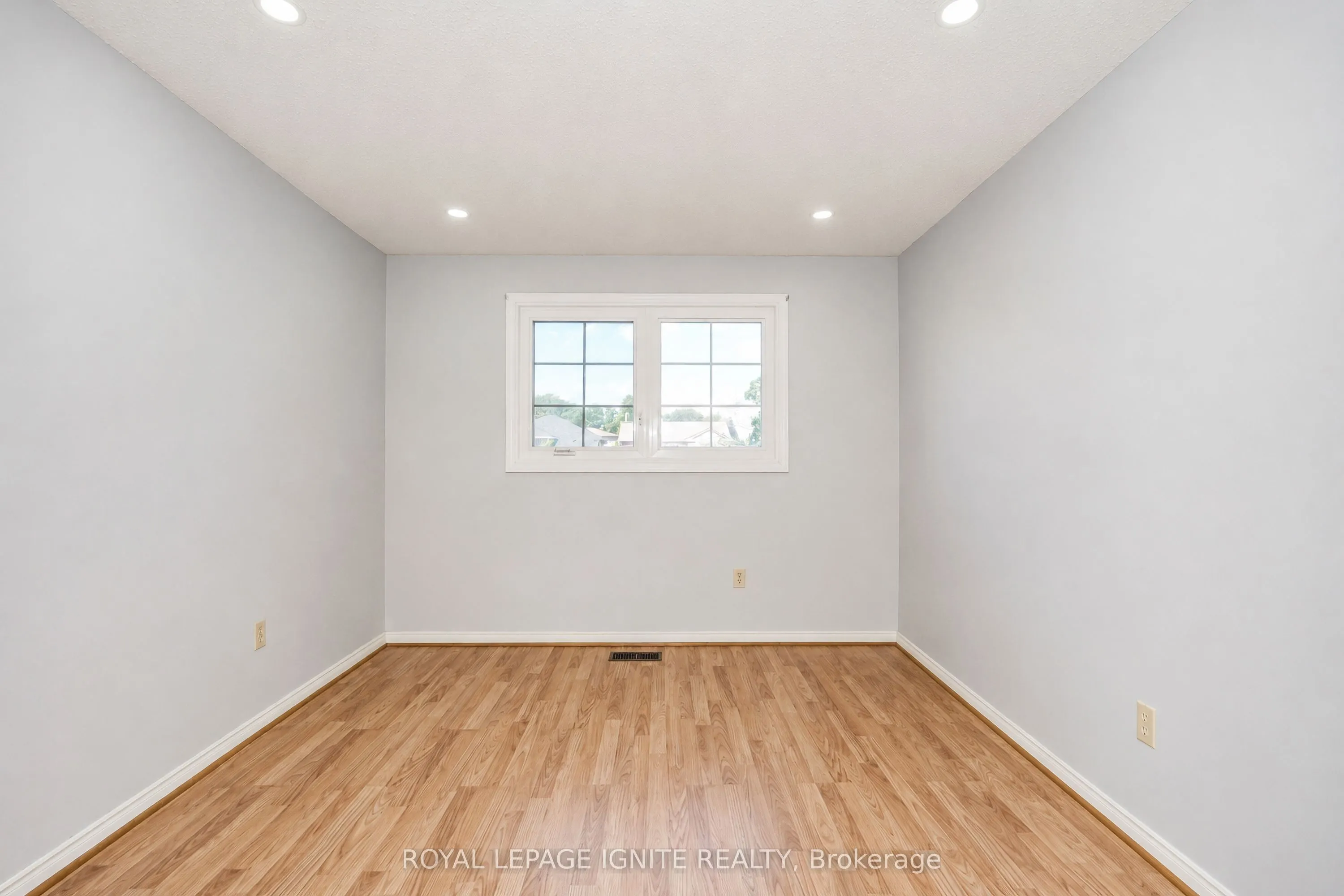 21 Halfmoon Square