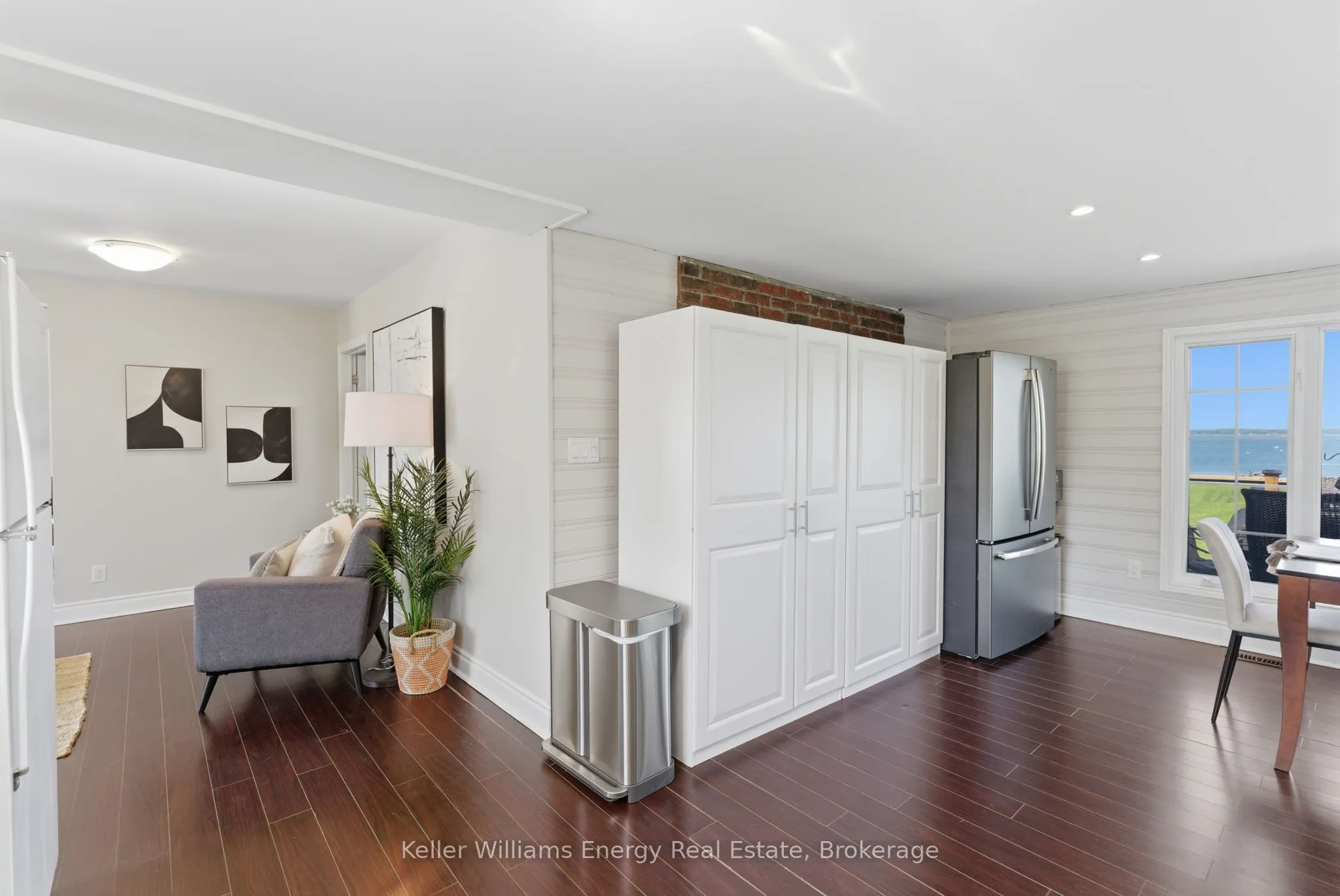 67 Edgewood Crescent