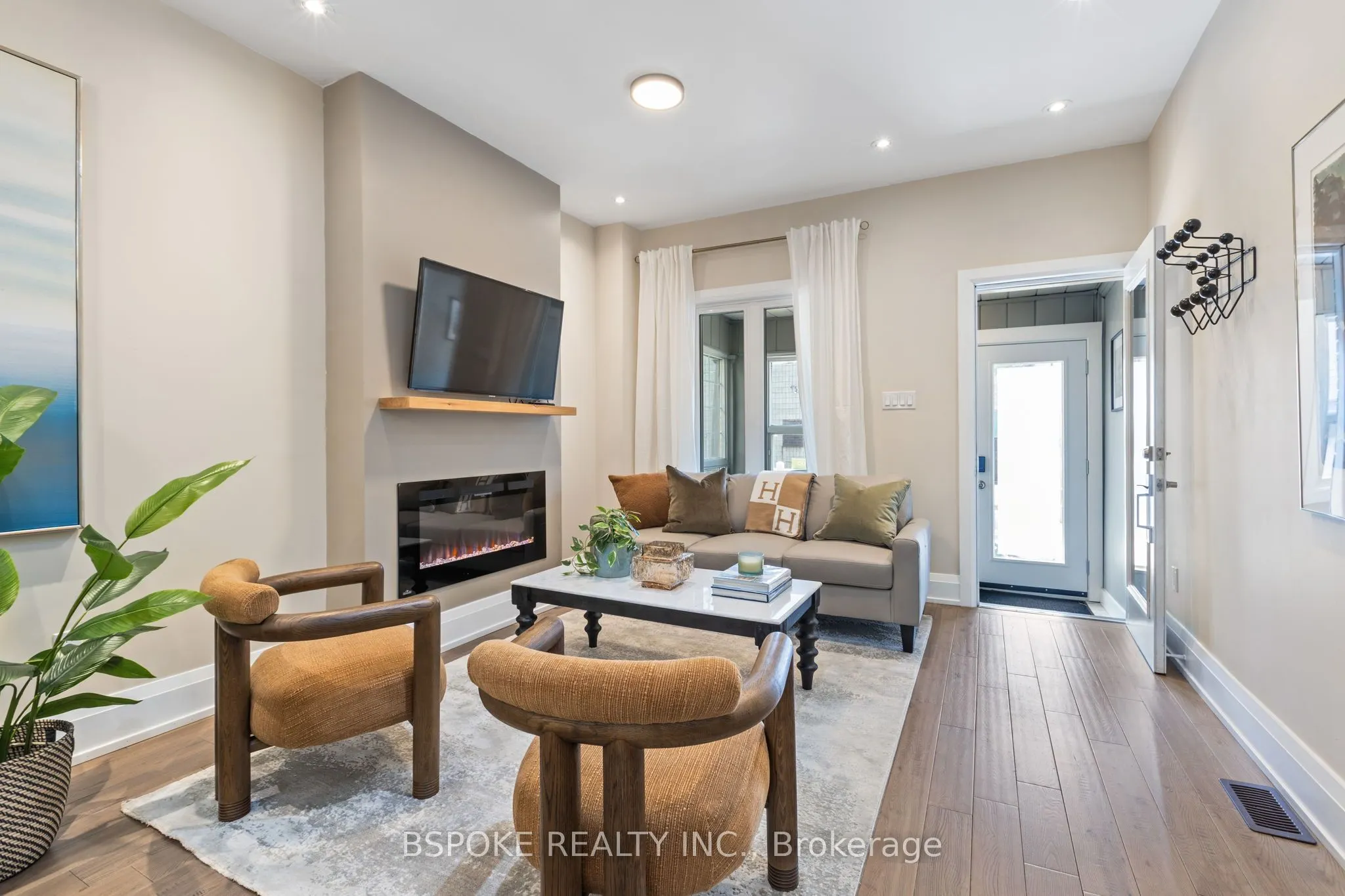 75 Laing Street