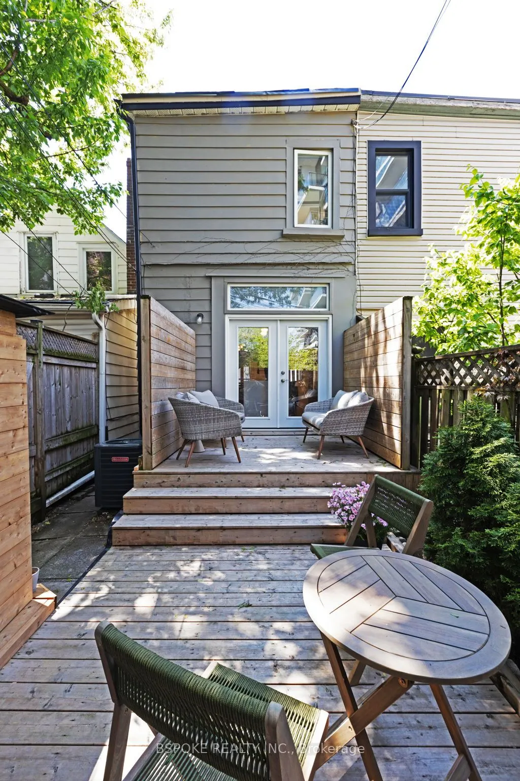 75 Laing Street