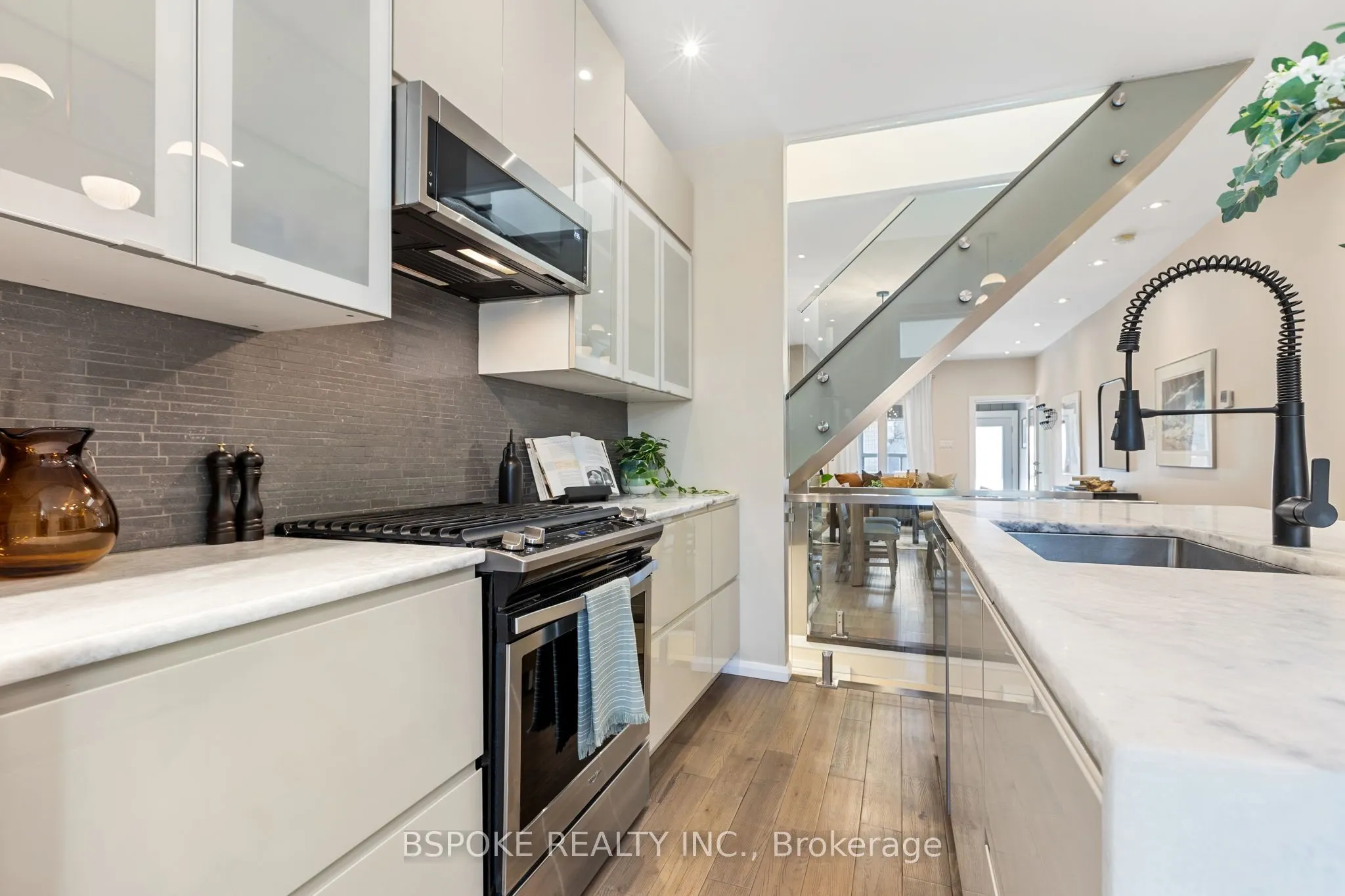 75 Laing Street