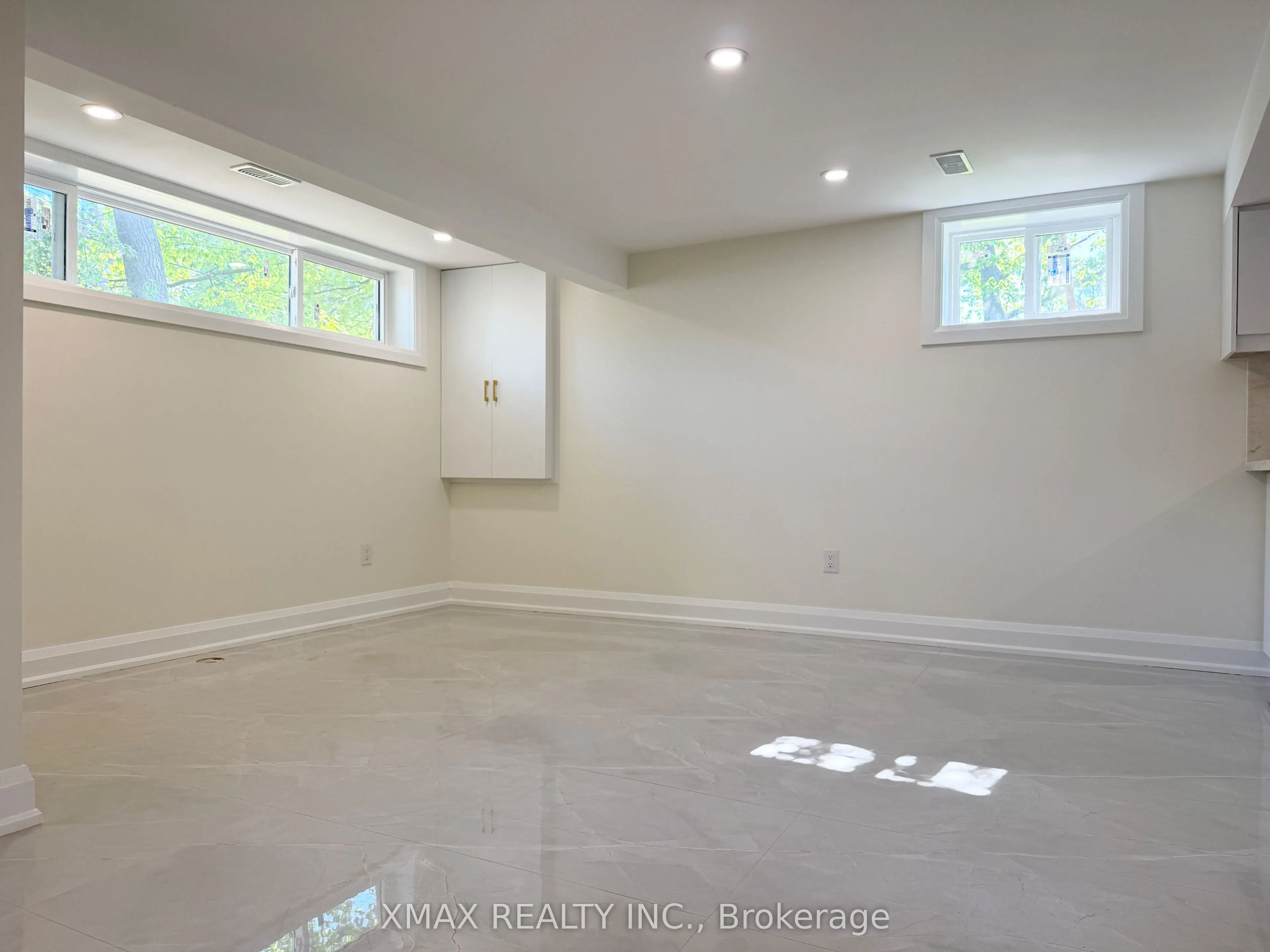 86 Twyn Rivers Drive #Basement