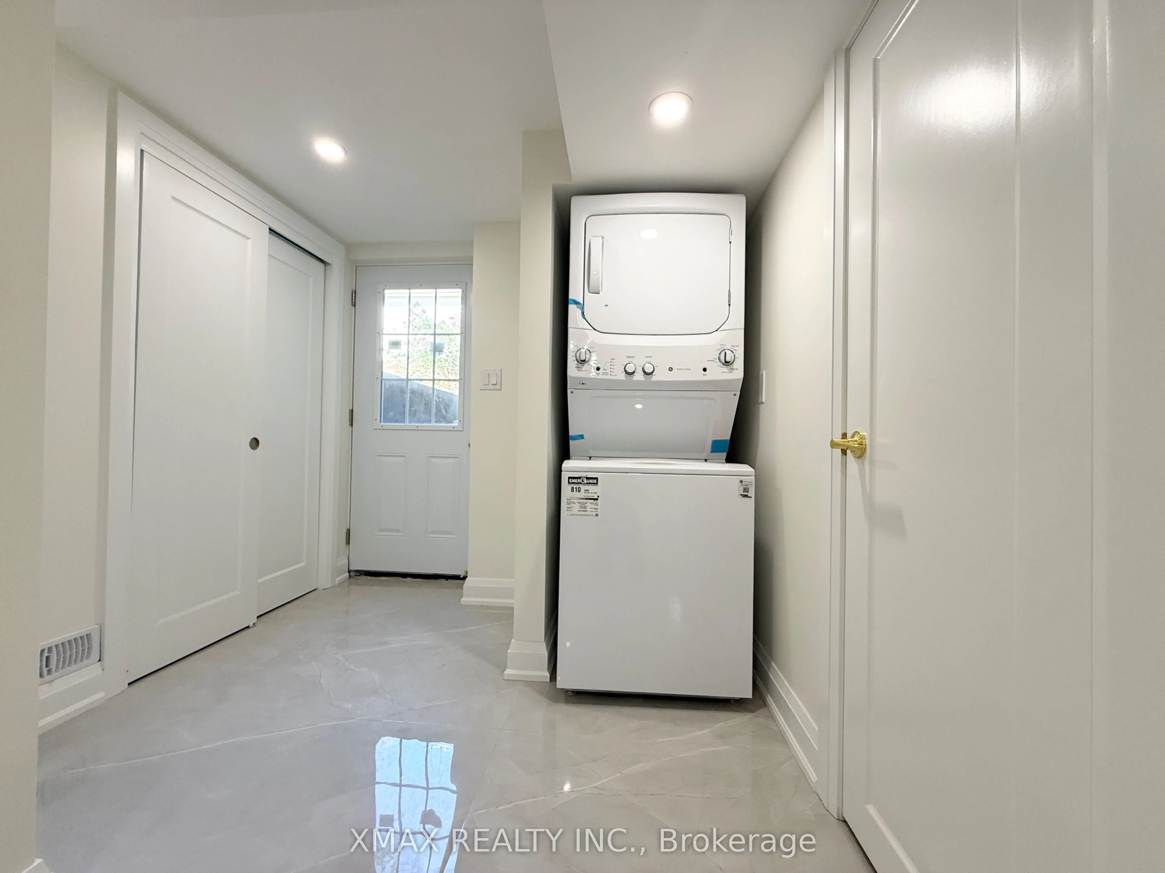 86 Twyn Rivers Drive #Basement