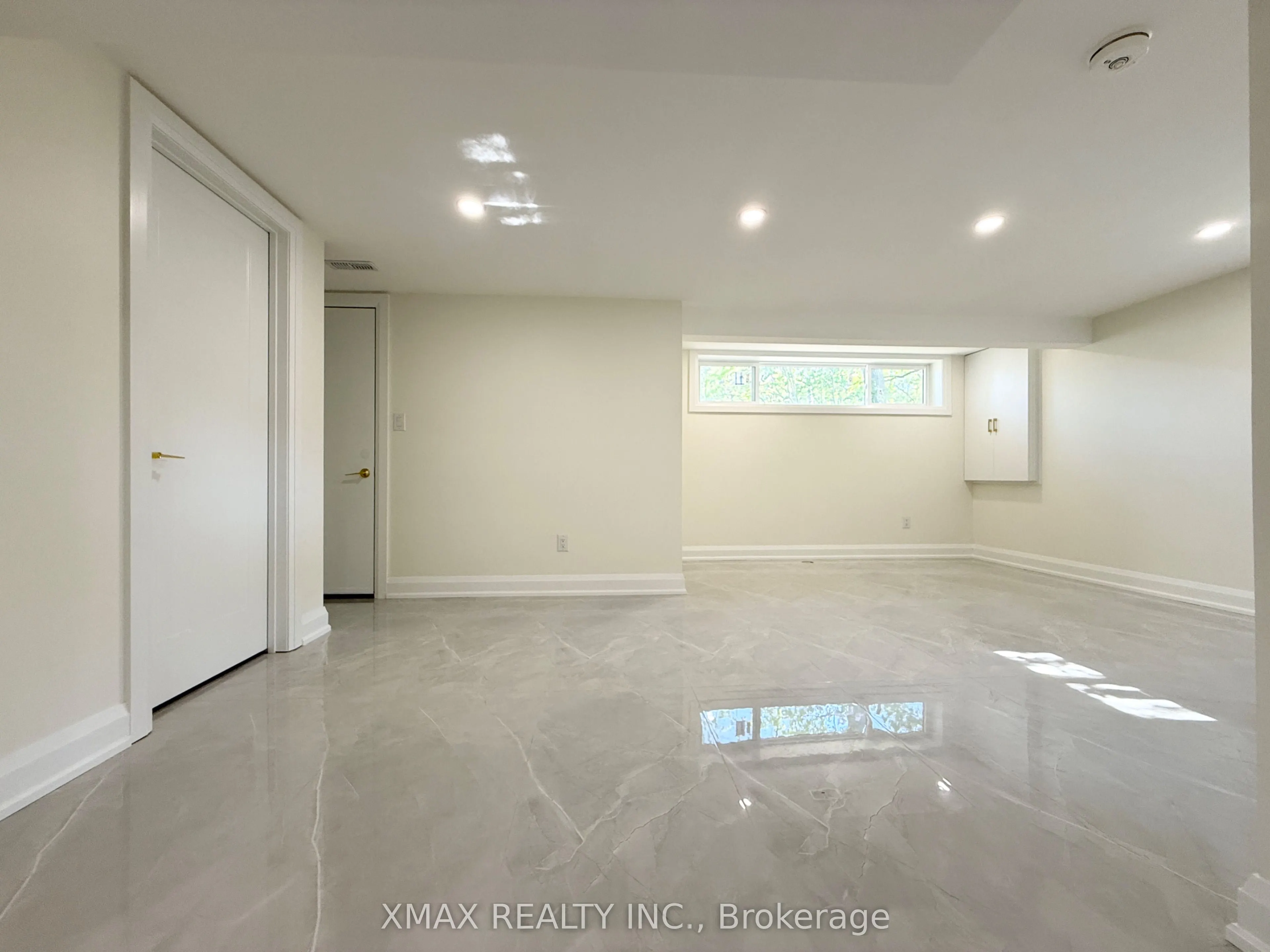 86 Twyn Rivers Drive #Basement