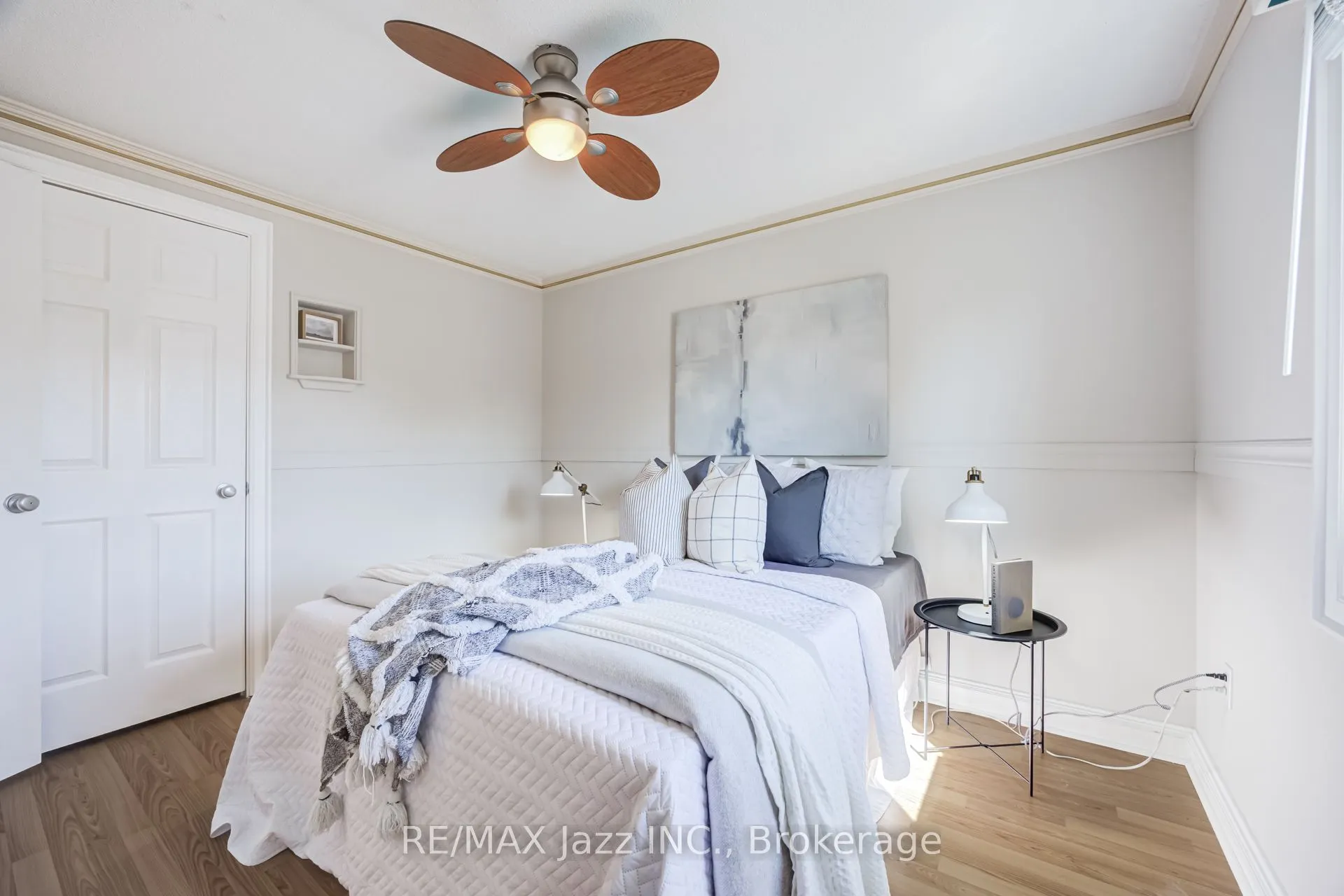 2 Coomer Crescent
