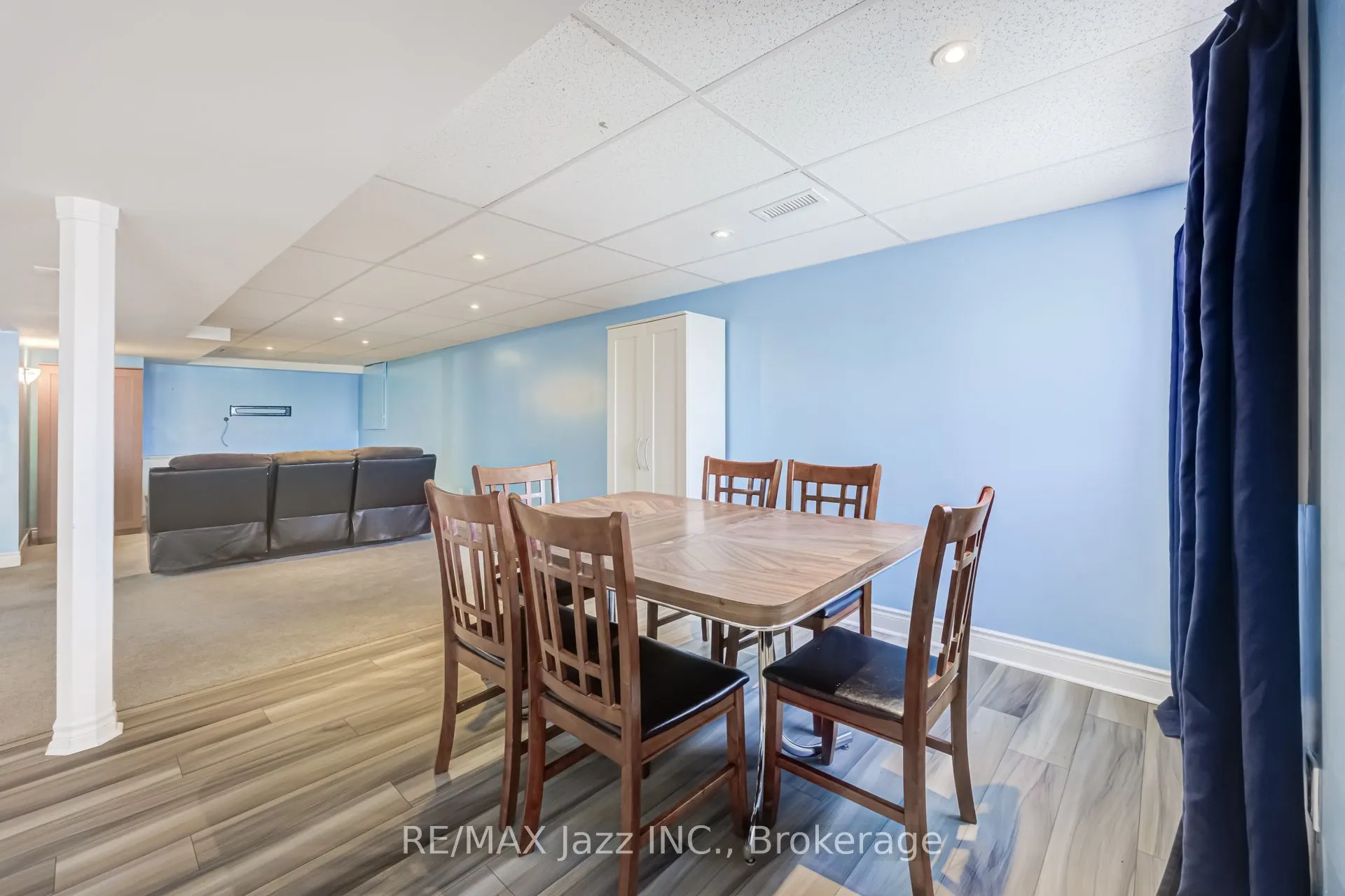 2 Coomer Crescent