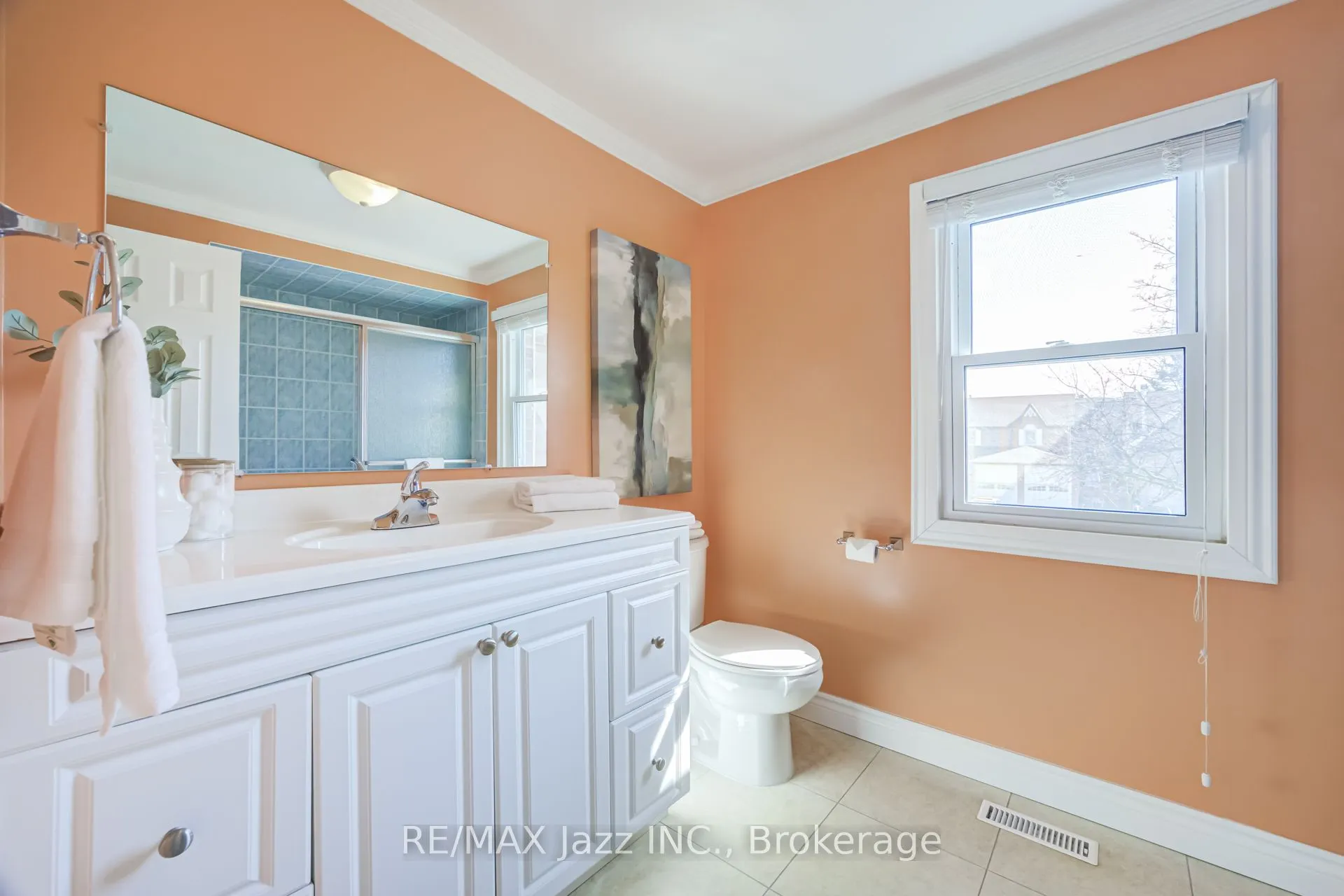 2 Coomer Crescent