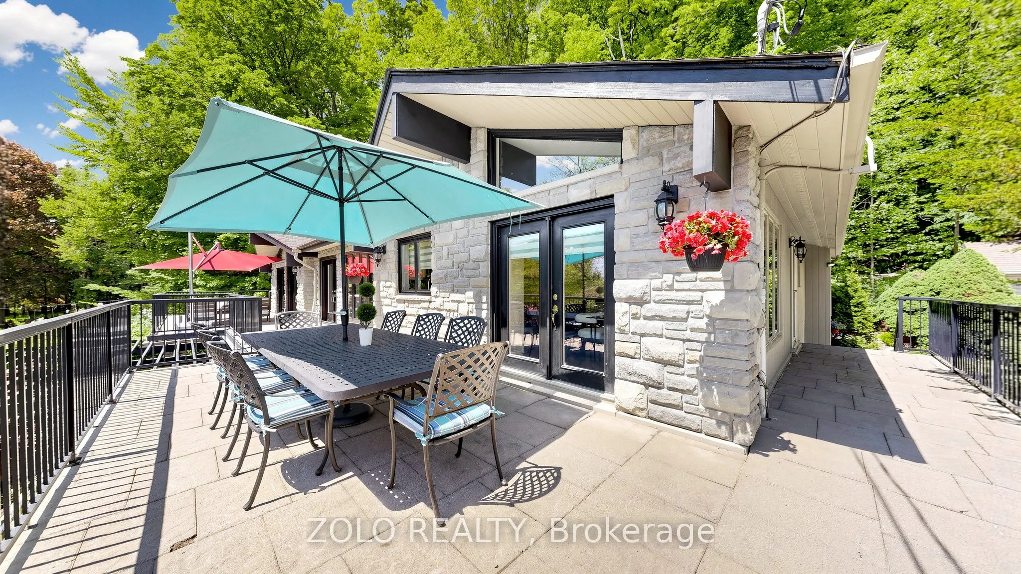41 Meadowcliffe Drive