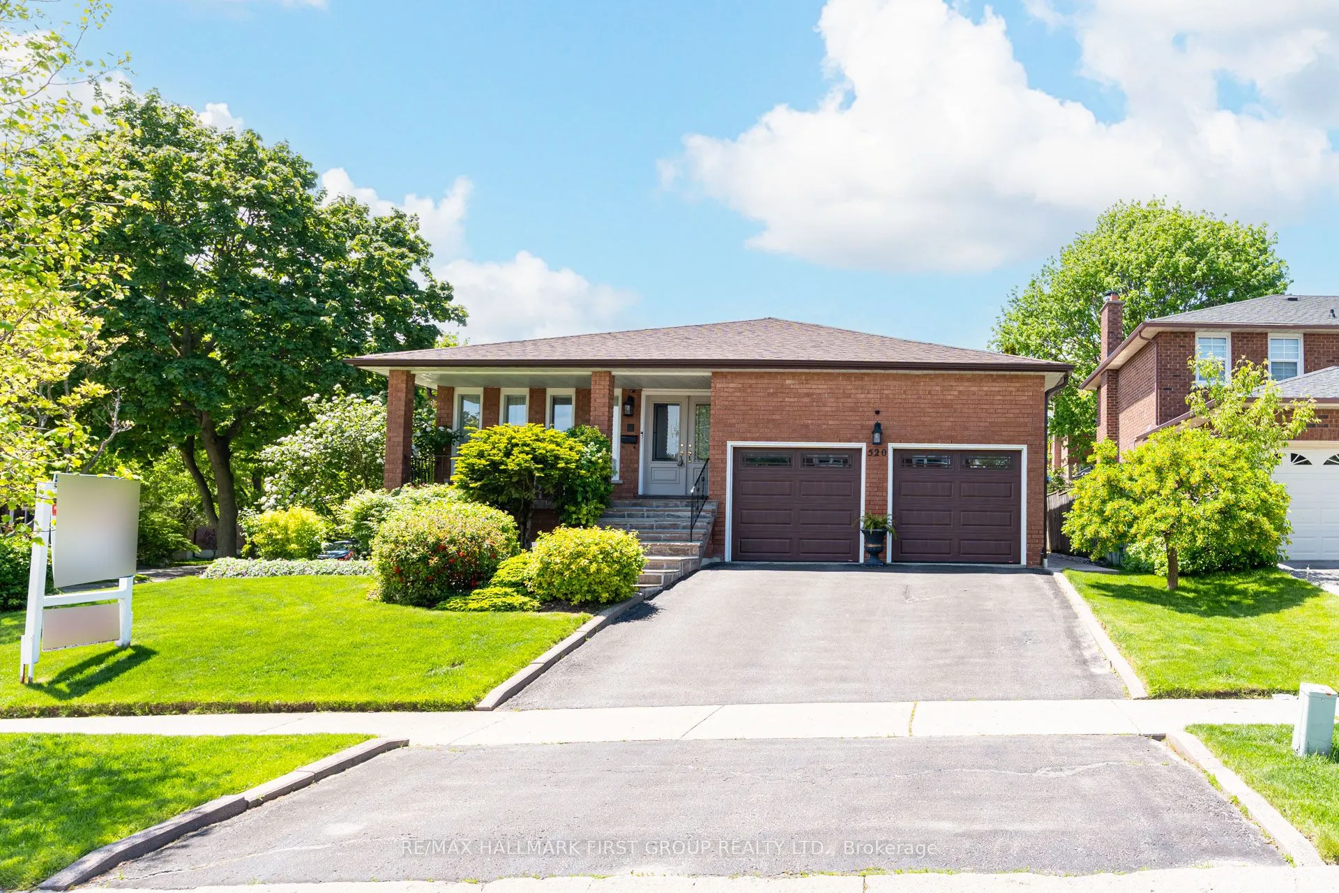 520 McLeod Crescent