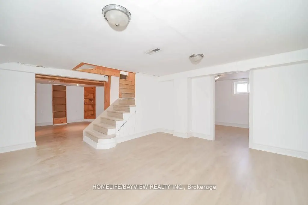 187 Park Road S
