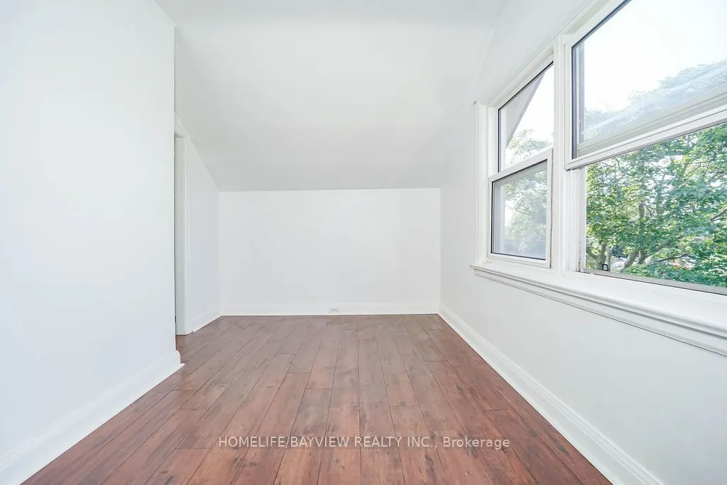 187 Park Road S
