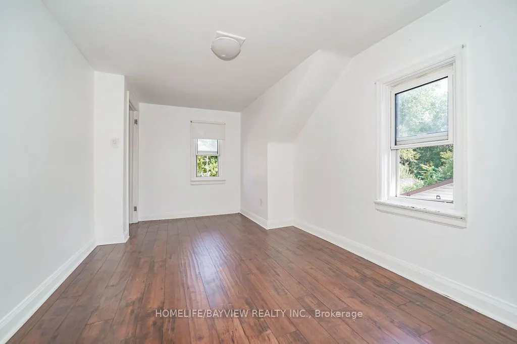 187 Park Road S