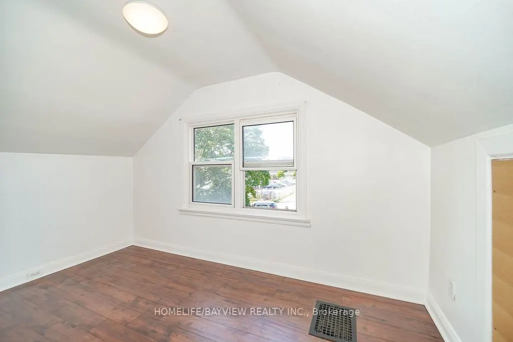 187 Park Road S