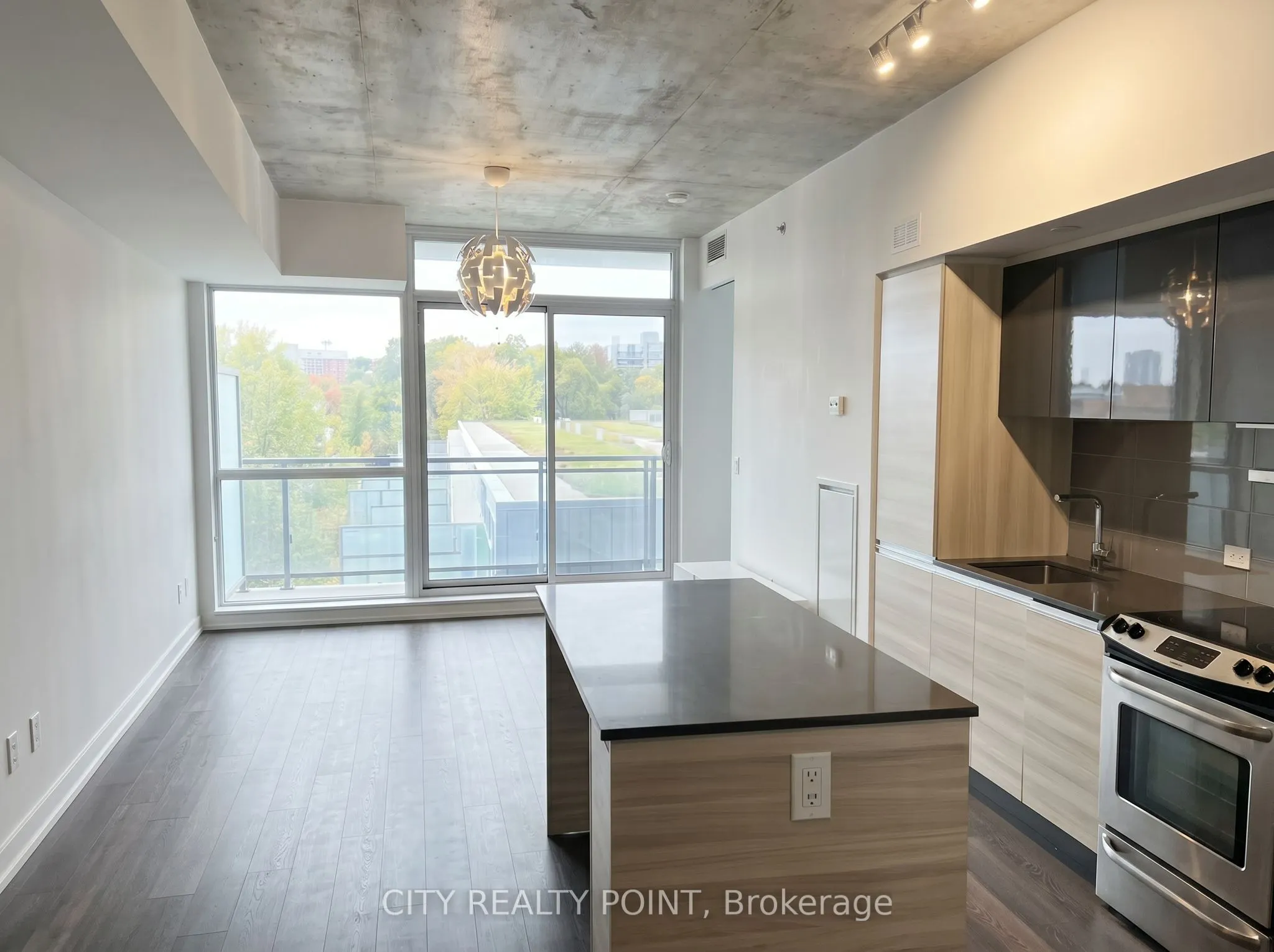 1190 Dundas Street E #505