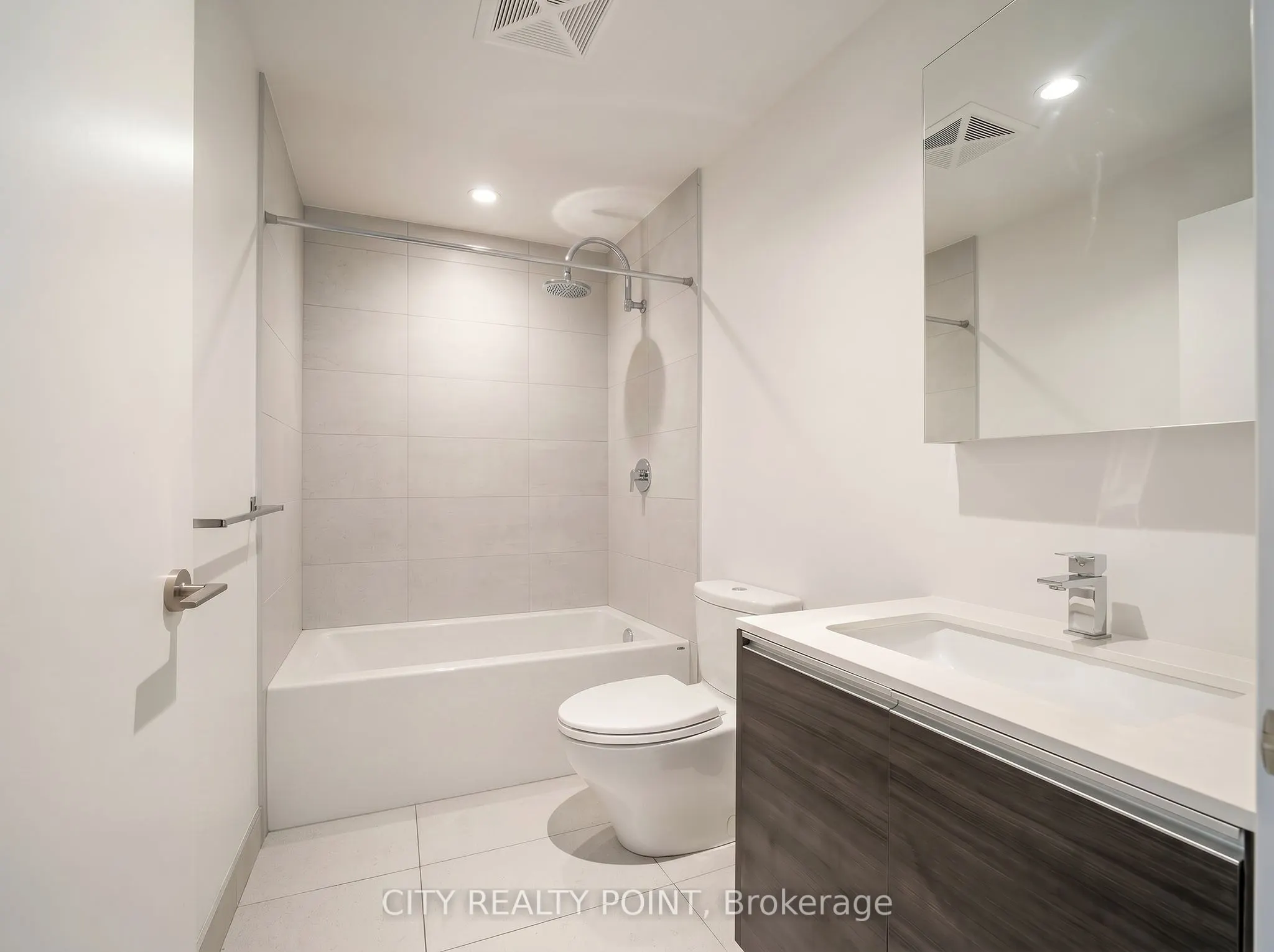 1190 Dundas Street E #505