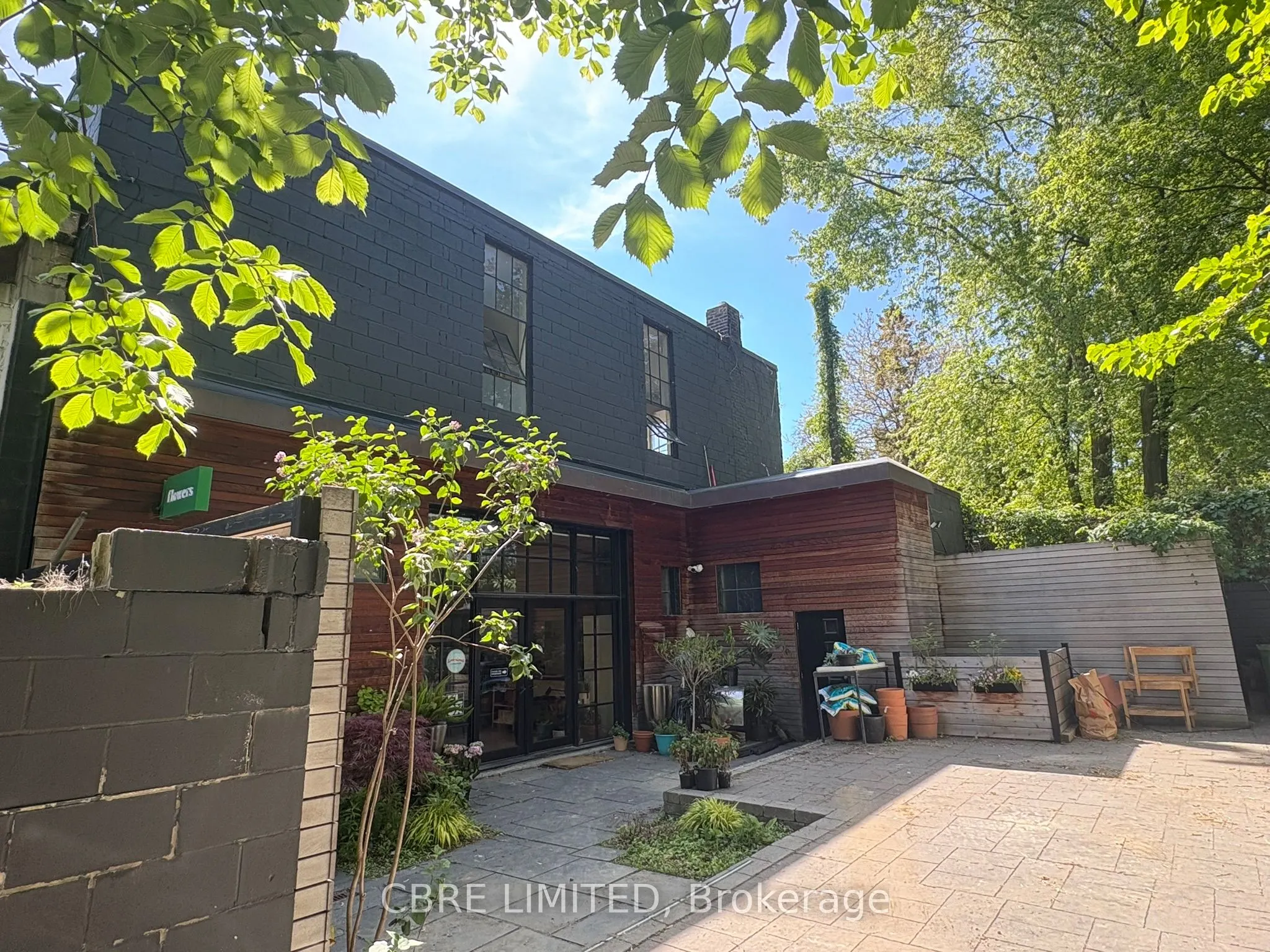 184 Munro Street