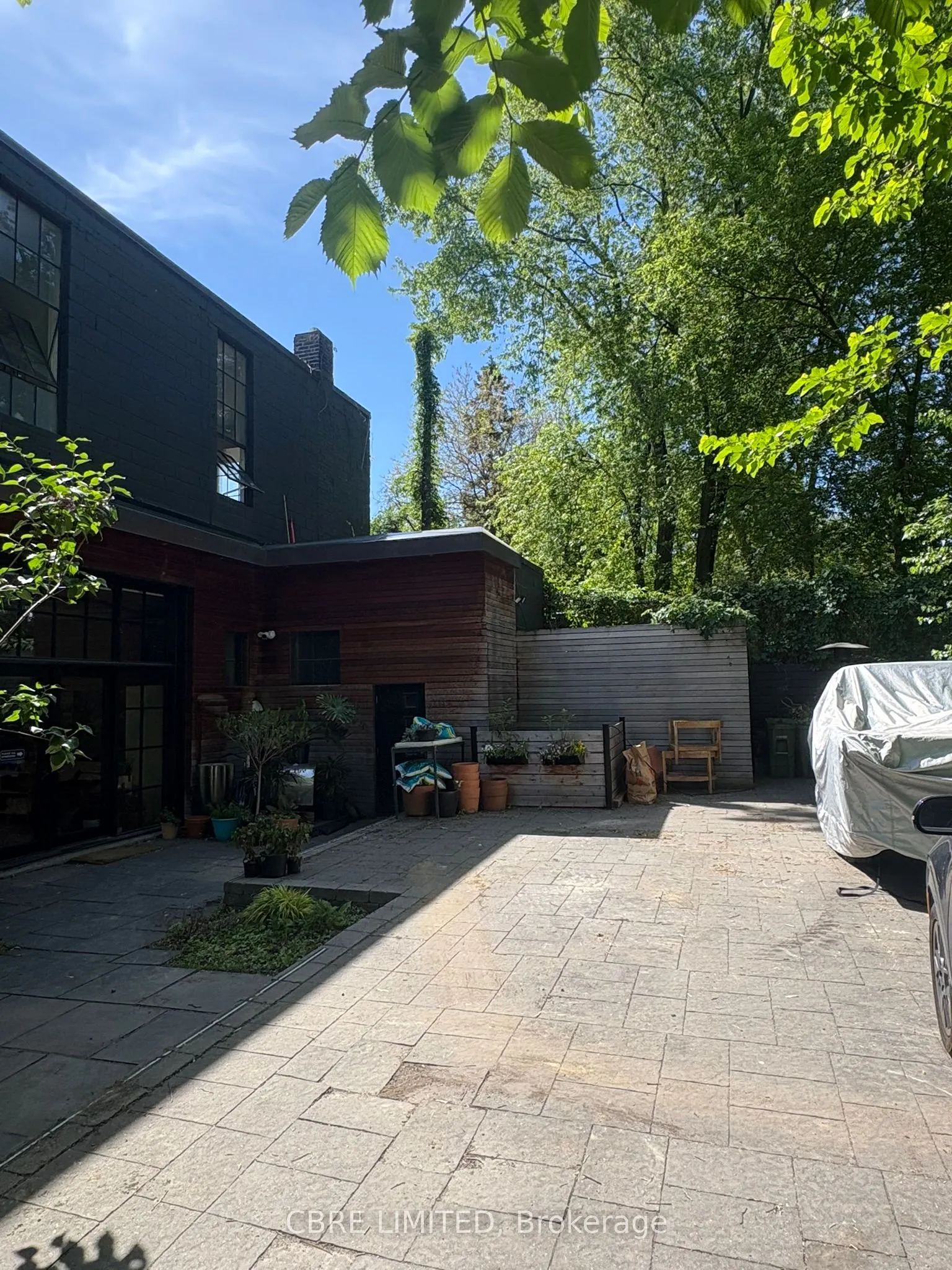 184 Munro Street