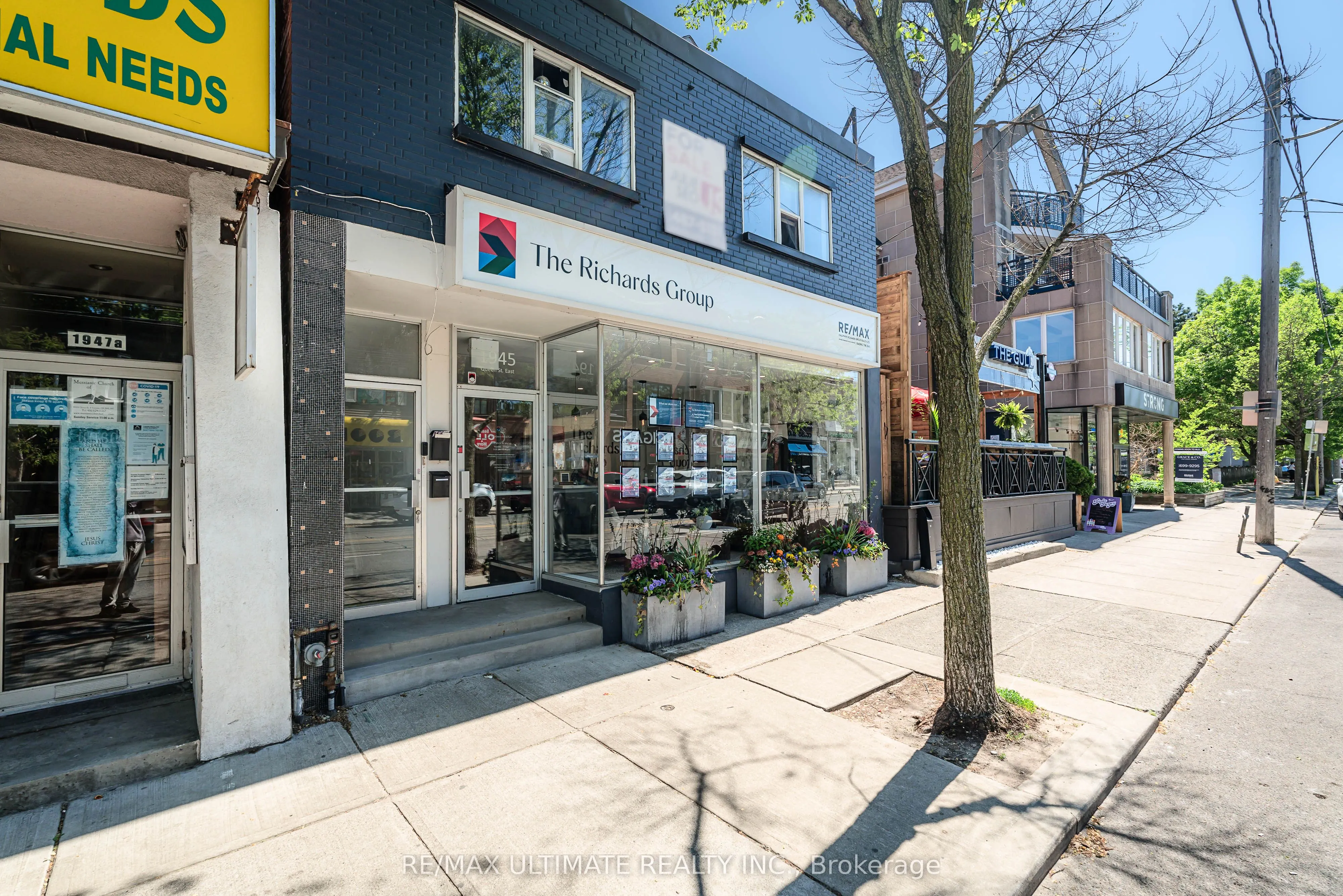 1945 Queen Street E