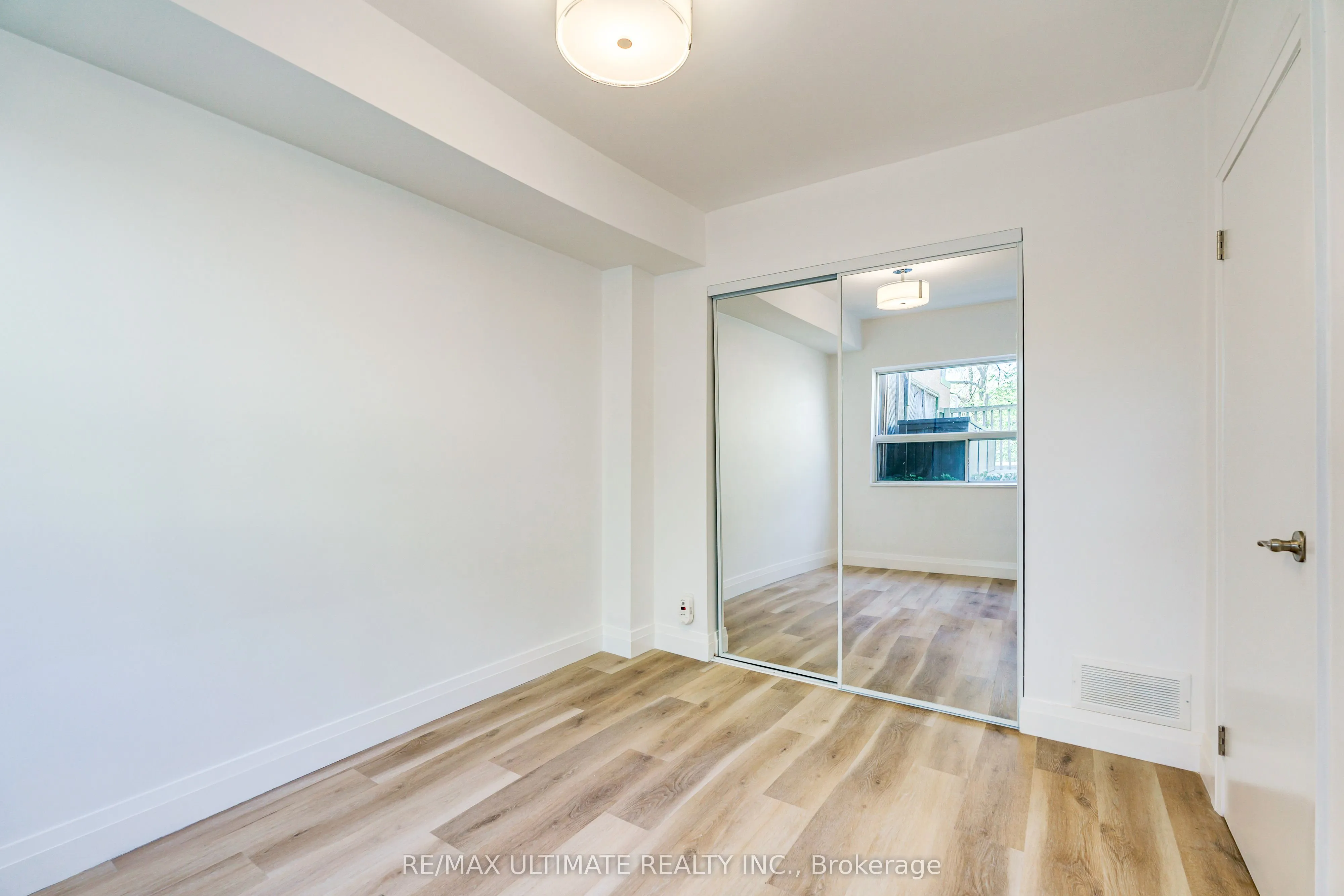 1945 Queen Street E