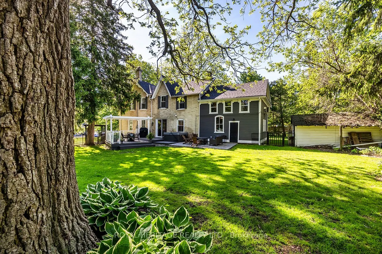 220 Cochrane Street