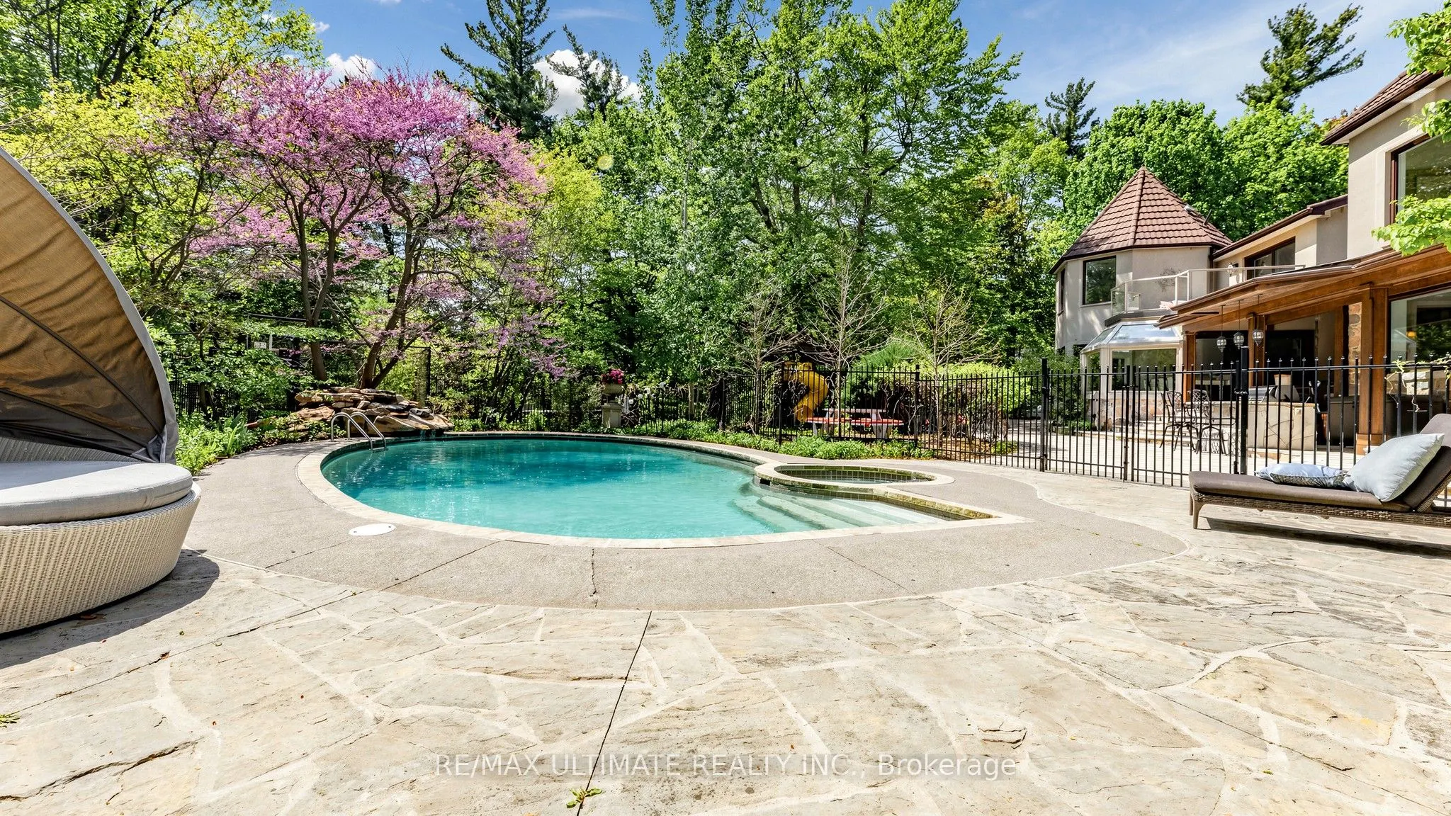 25 Bellehaven Crescent
