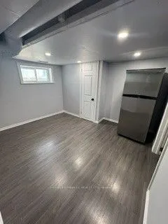 182 Bloor Street W