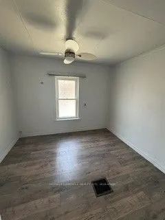 182 Bloor Street W