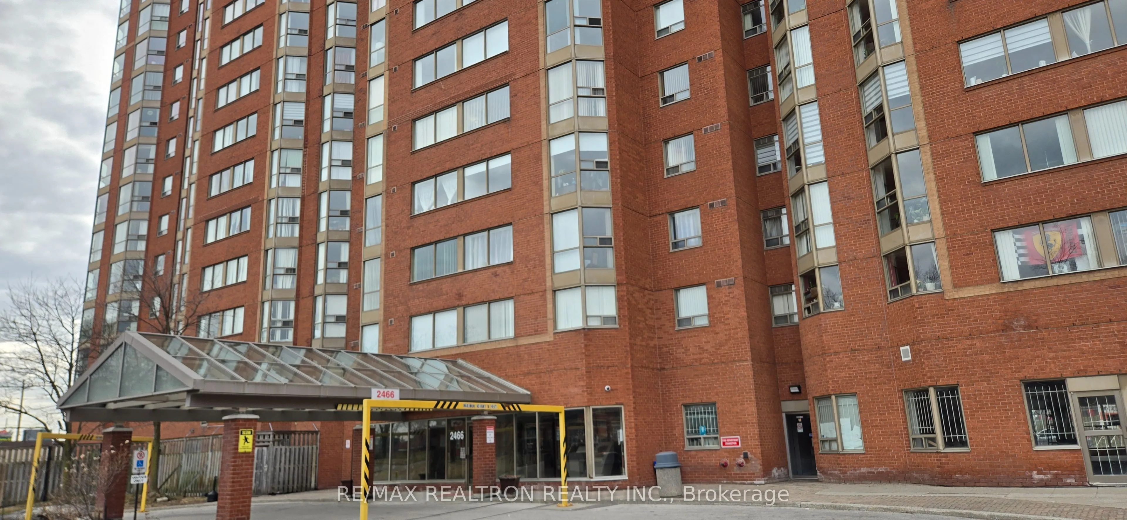 2466 Eglinton Avenue E #806