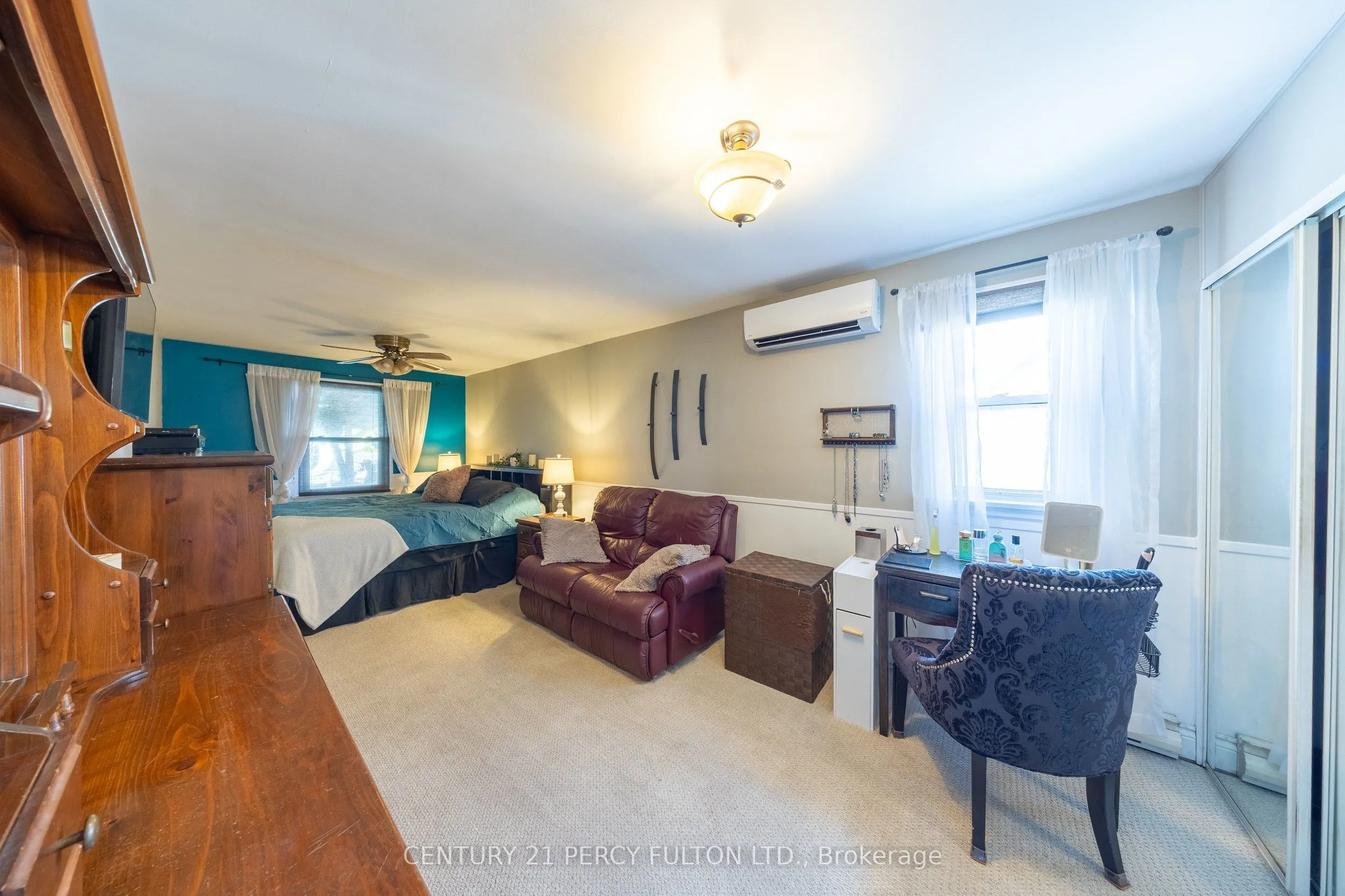 816 SIMCOE Street N