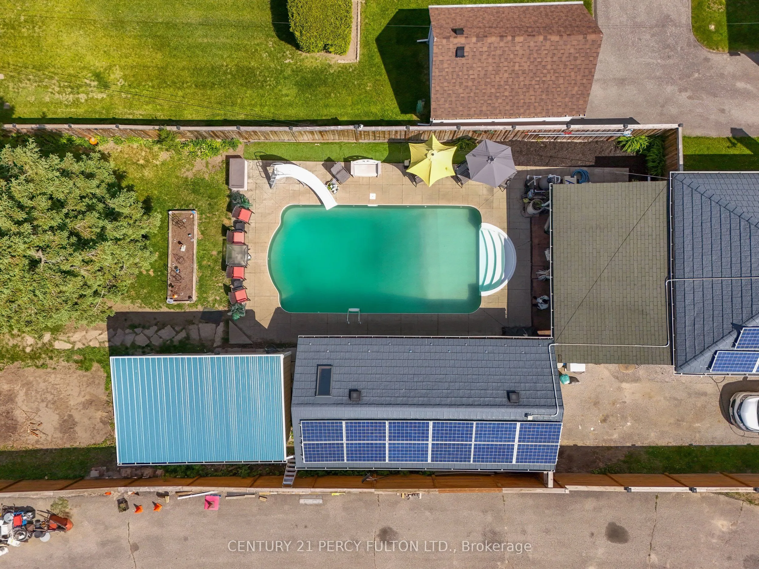 816 SIMCOE Street N