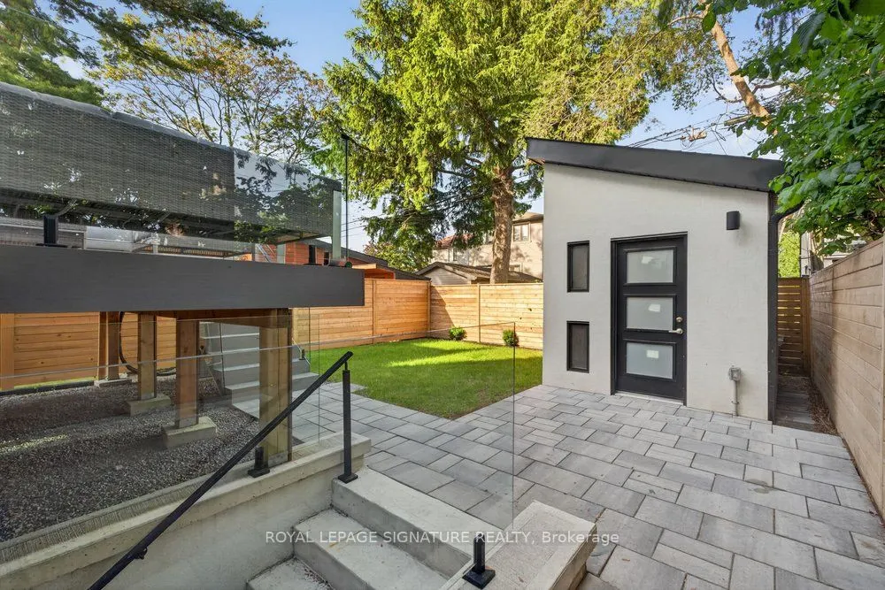 39 Derwyn Road