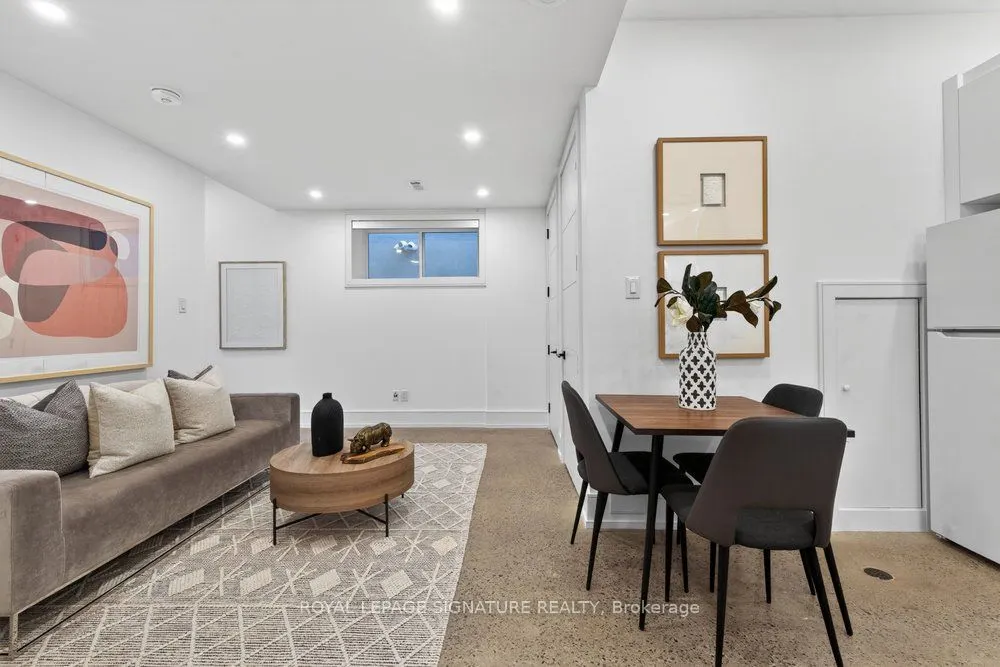 39 Derwyn Road