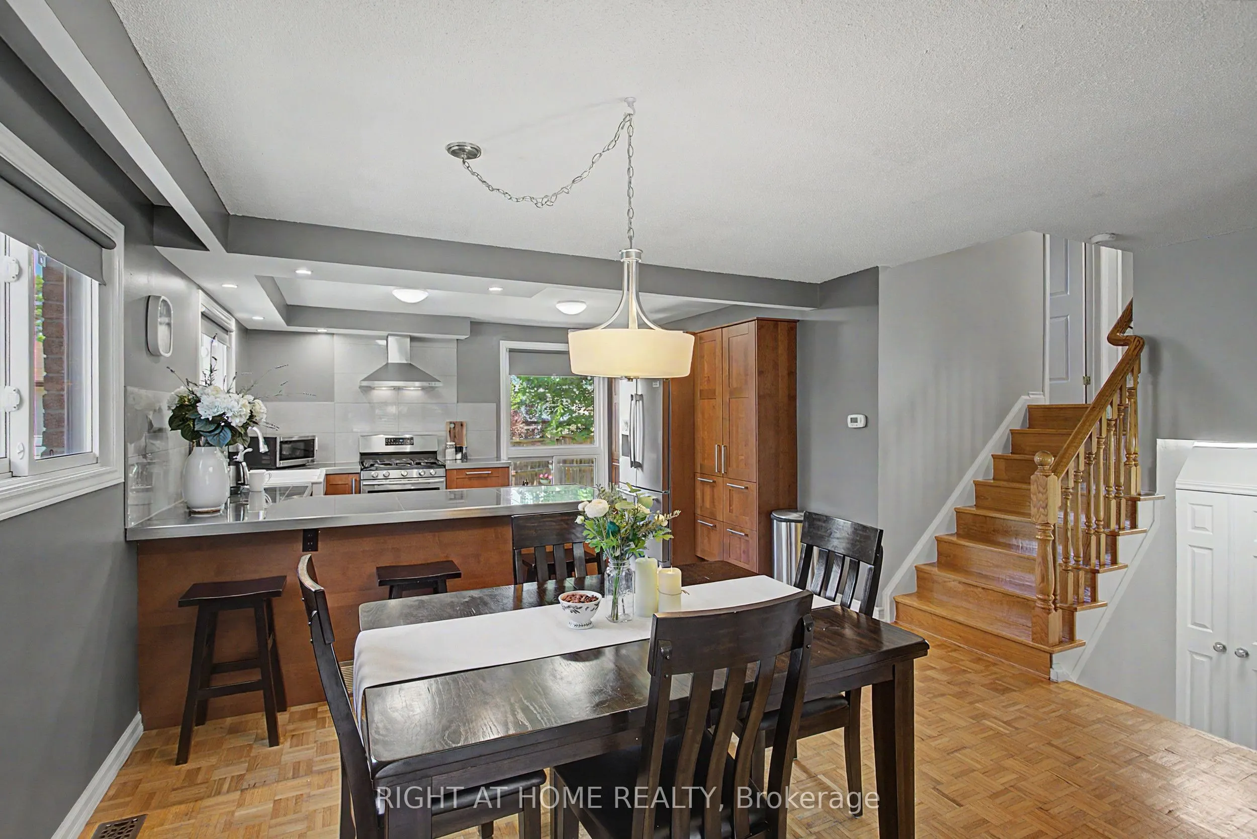 784 Rodney Court