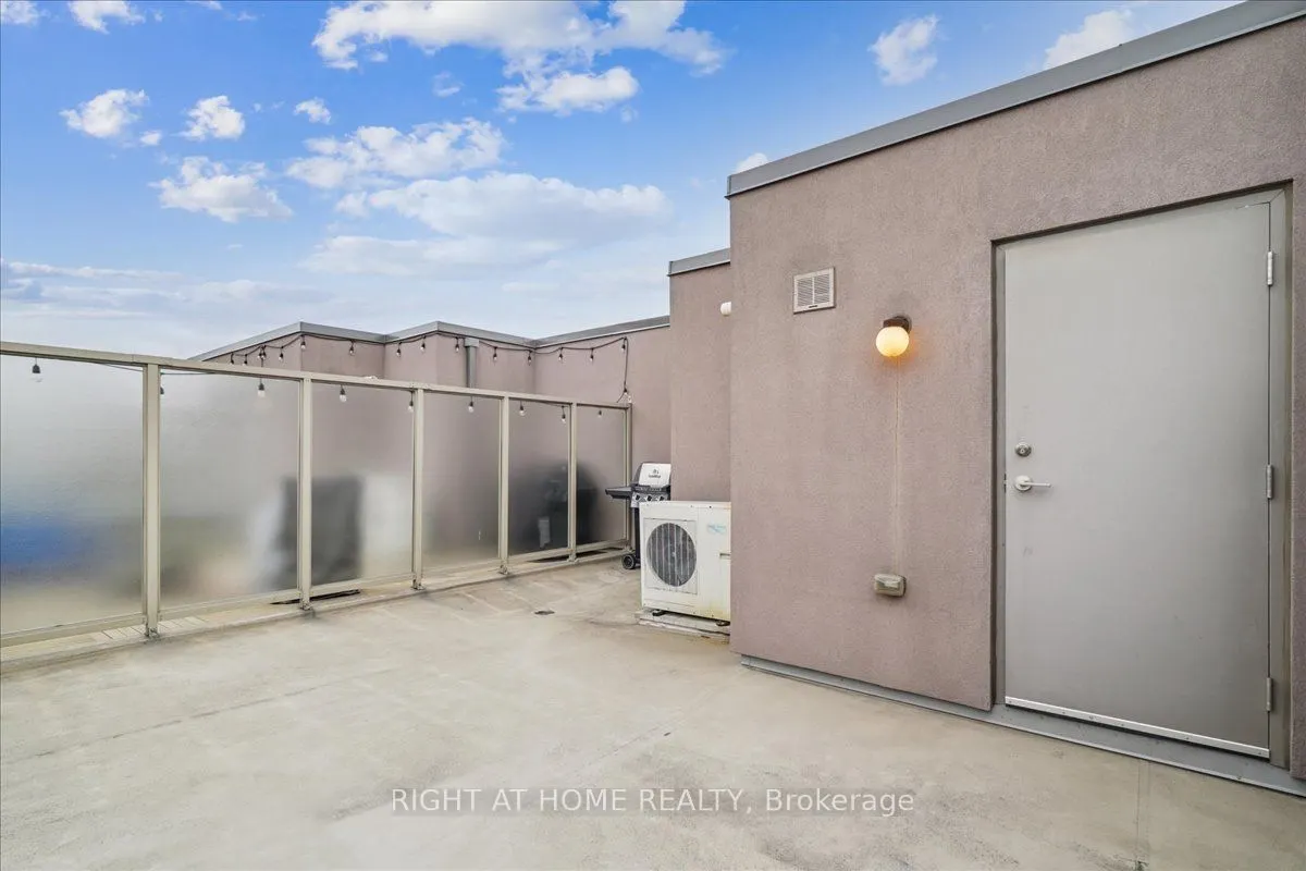 90 Orchid Place Drive #304