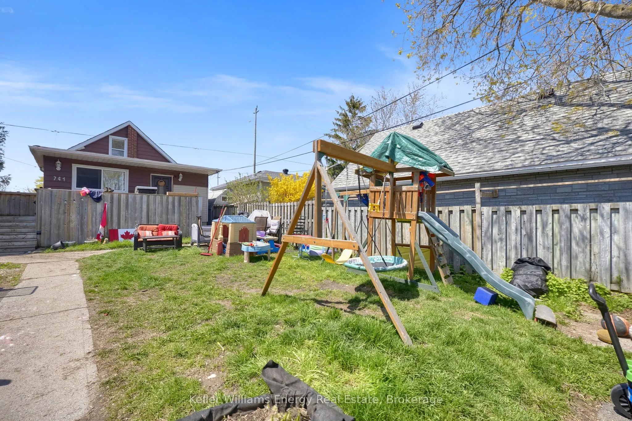 741 Ritson Road S