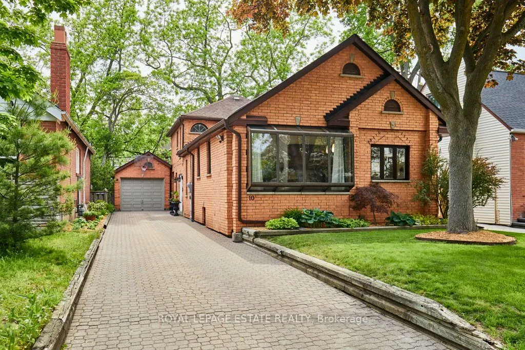 10 Queensgrove Road